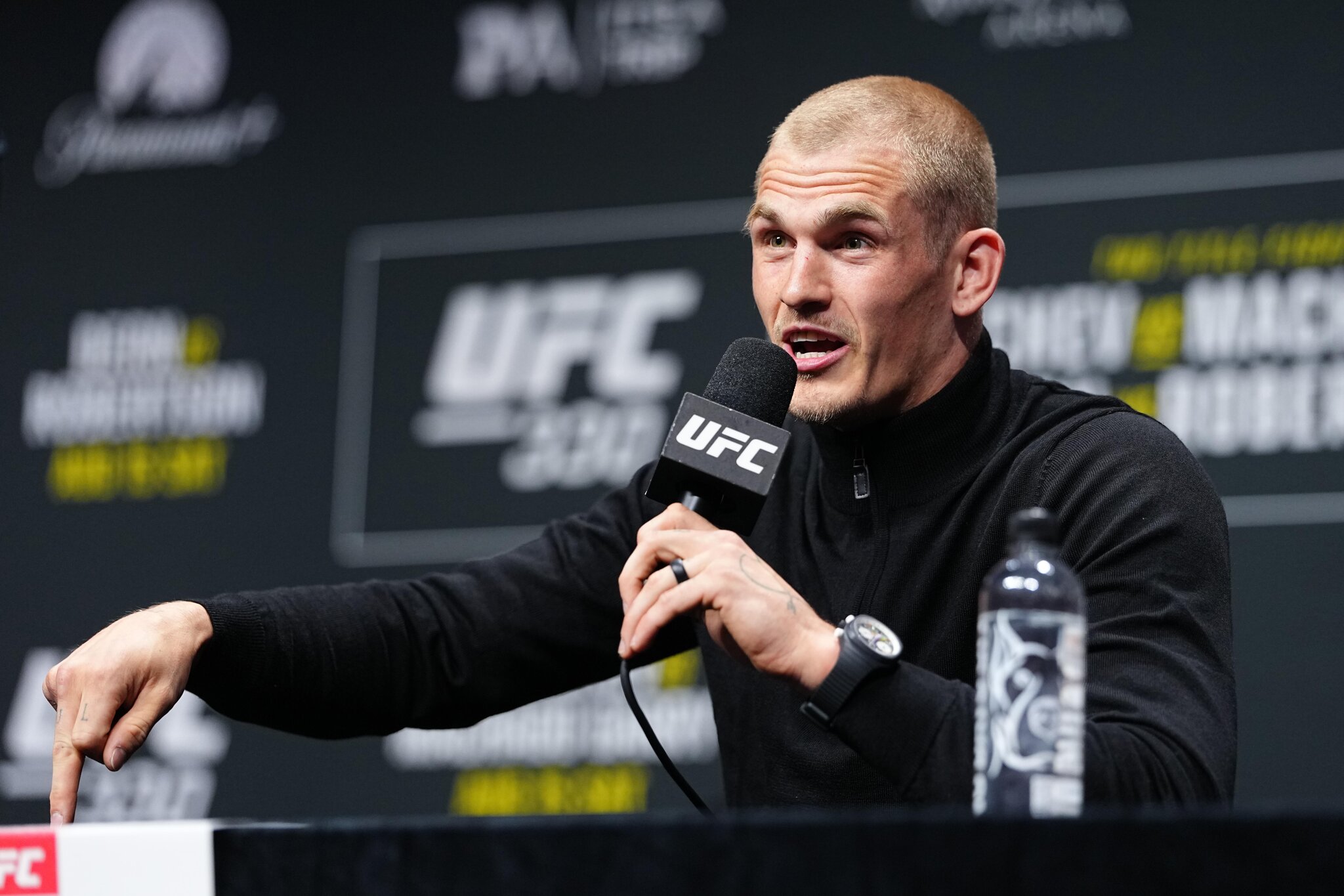 Fans turn on Garry, Garry turns on fans at UFC 330 presser: ‘You’ll shut your f–king mouths and call me great