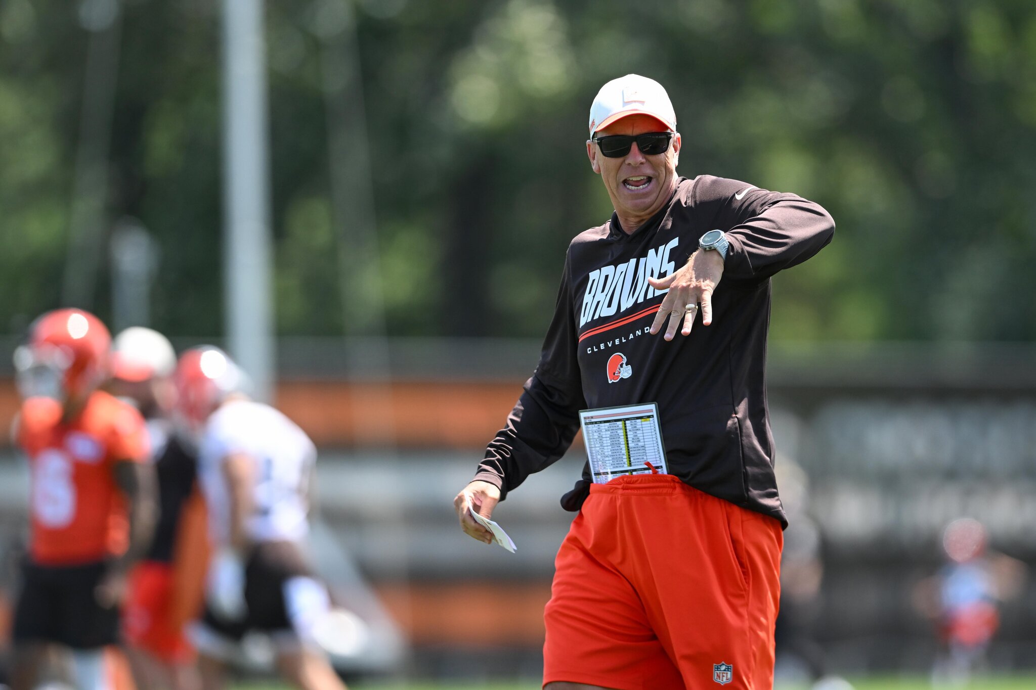 Browns training camp: Bad offense or good defense? Todd Monken weighs in