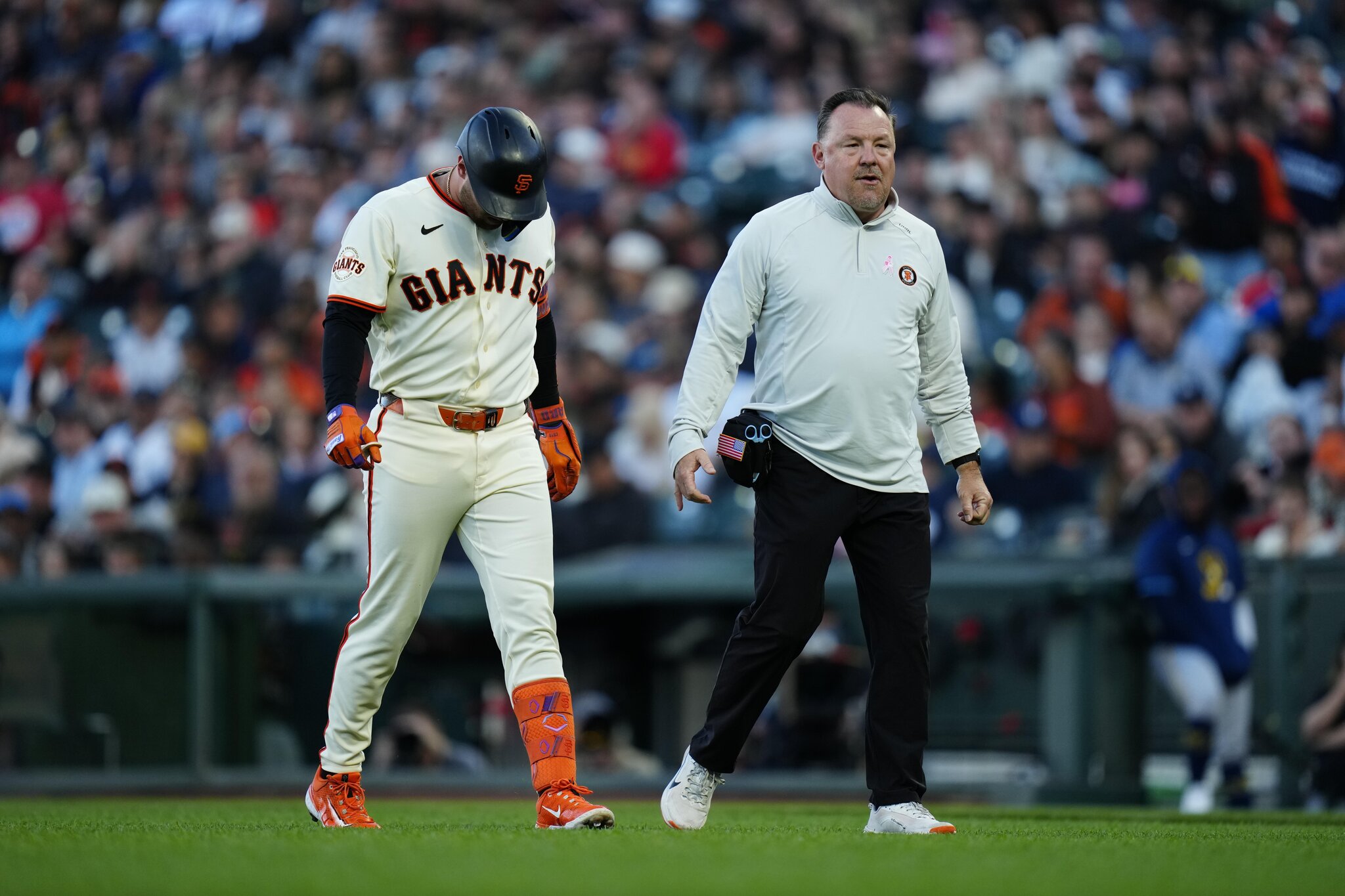 Giants place Casey Schmitt on the IL with a torn meniscus, call up Osleivis Basabe