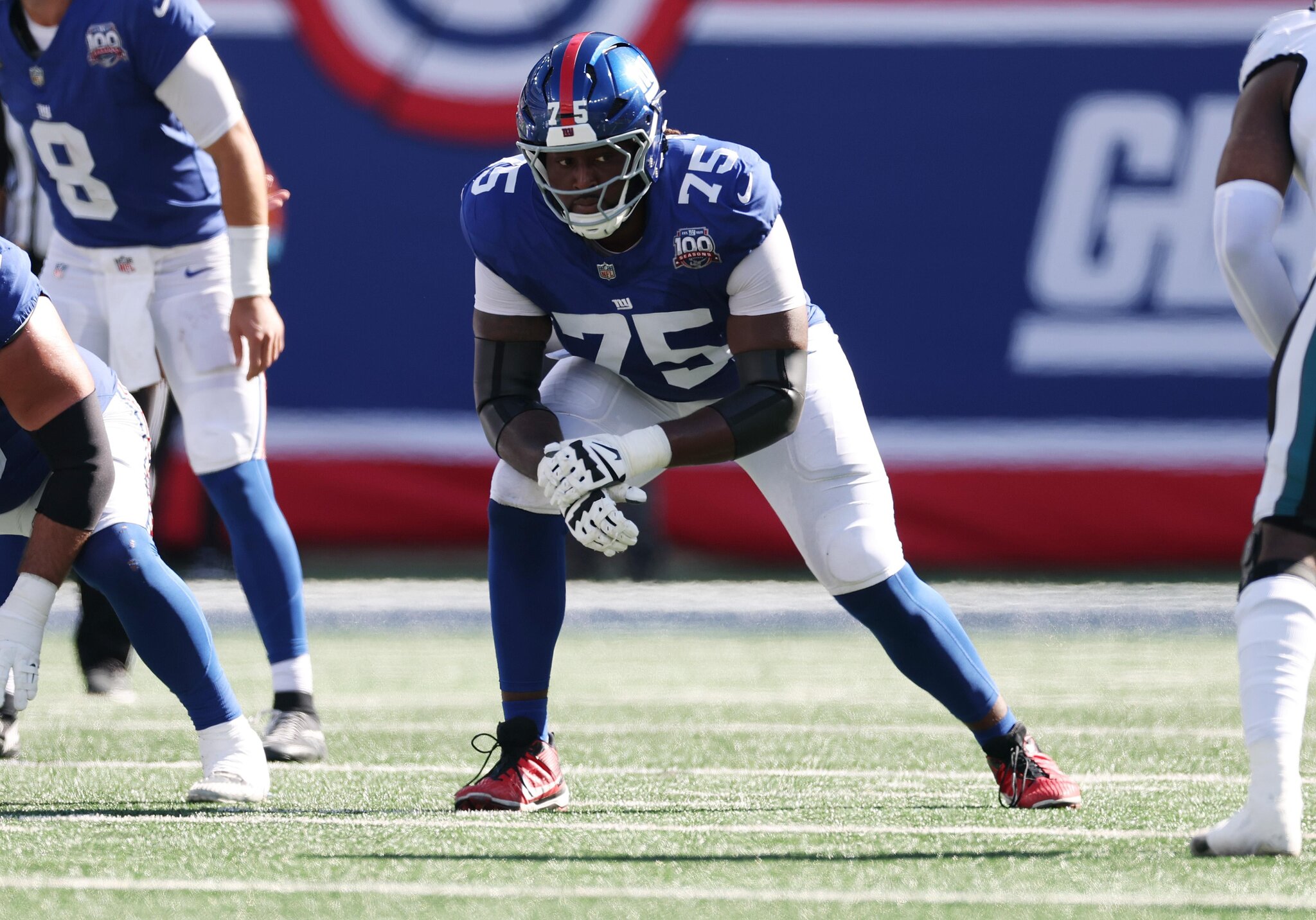 Chiefs to acquire guard Joshua Ezeudu via trade with Giants