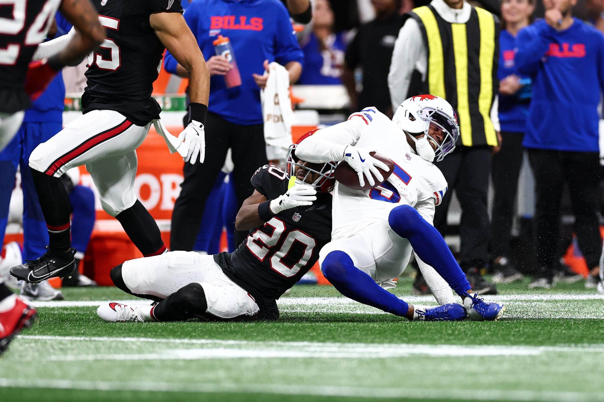 What percentage of the defensive snaps will Dee Alford play in 2026?