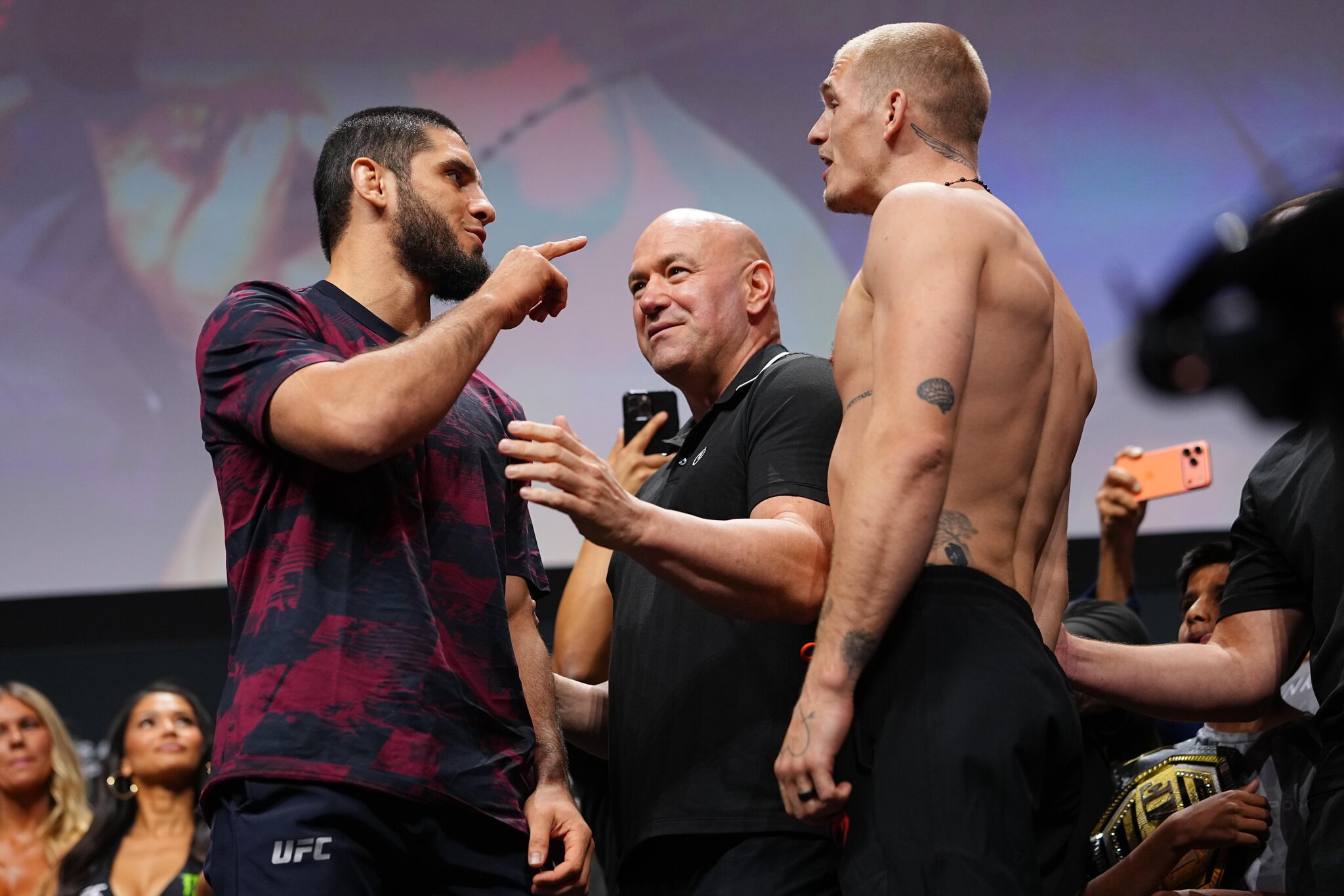 Islam Makhachev vs. Ian Garry live fight updates