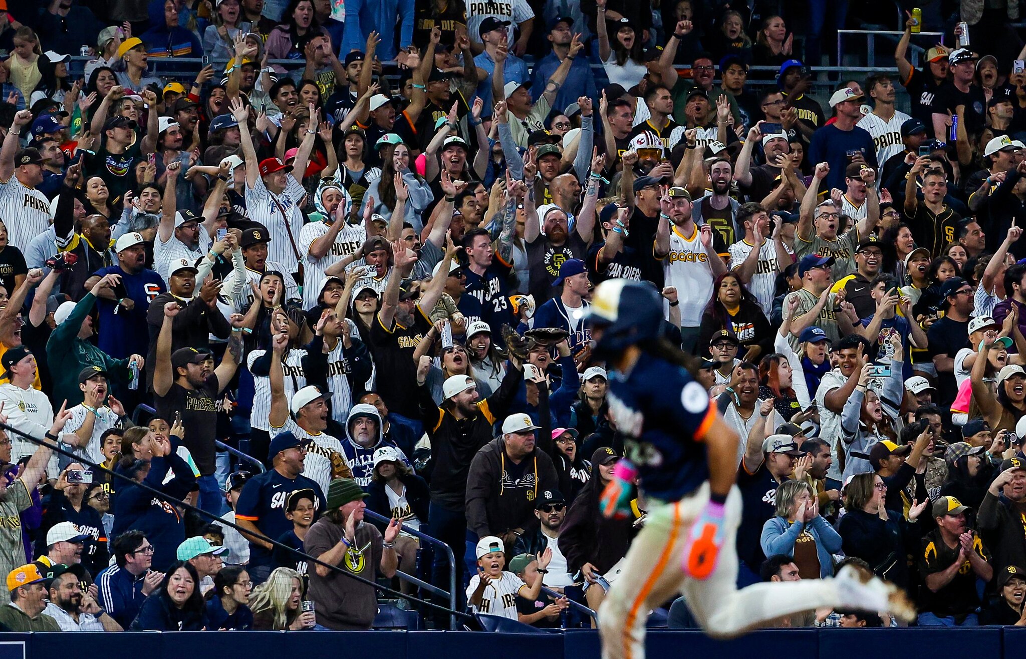 Padres Reacts Survey Results: San Diego run has not changed deadline approach for fans