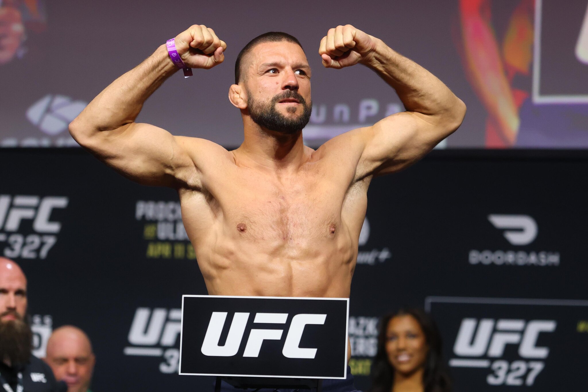 UFC Vegas 120 weigh-in video: Gamrot vs. Salkilld