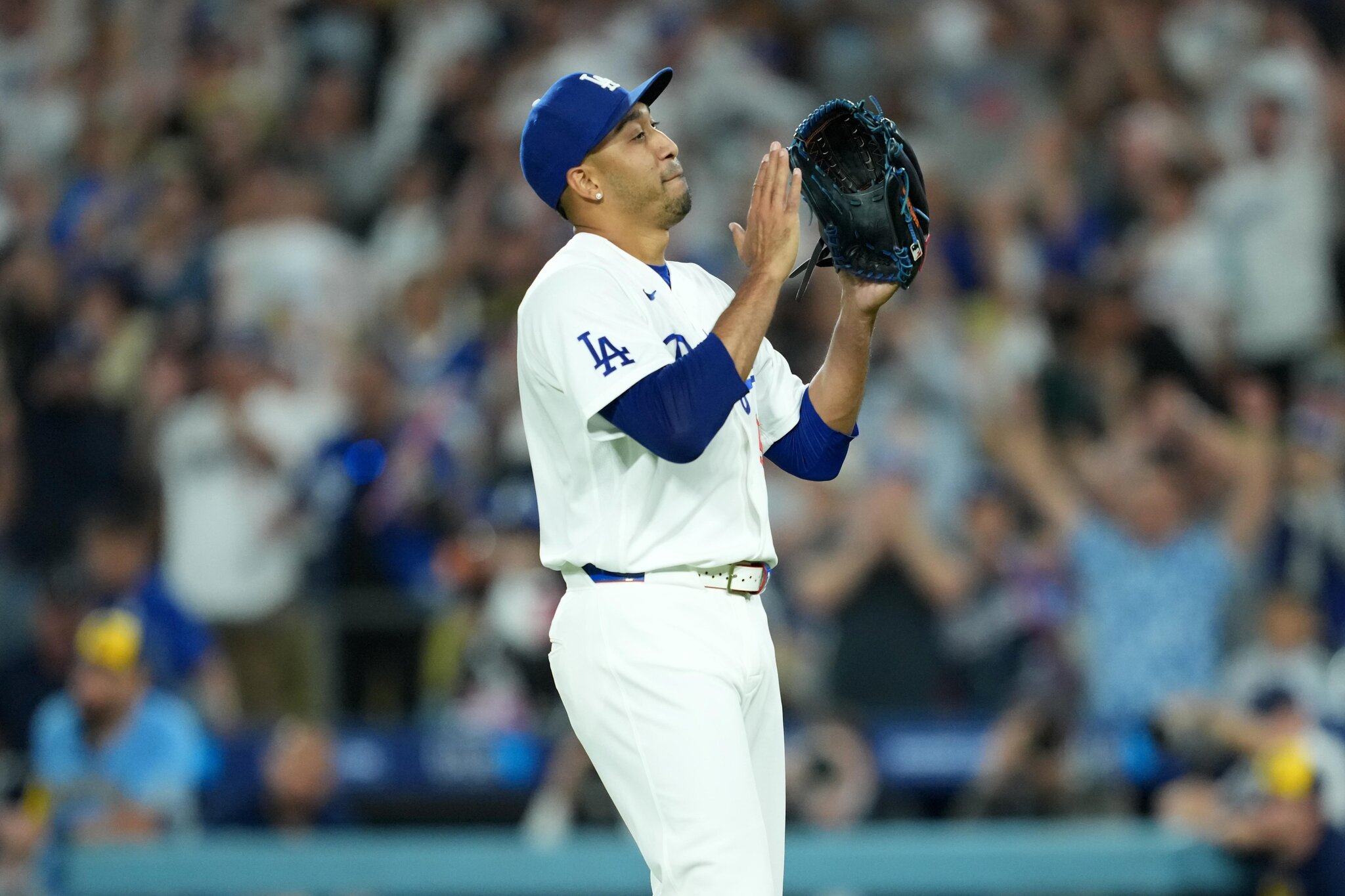 Struggling Edwin Díaz working on mechanics amid chaotic Dodgers bullpen stretch