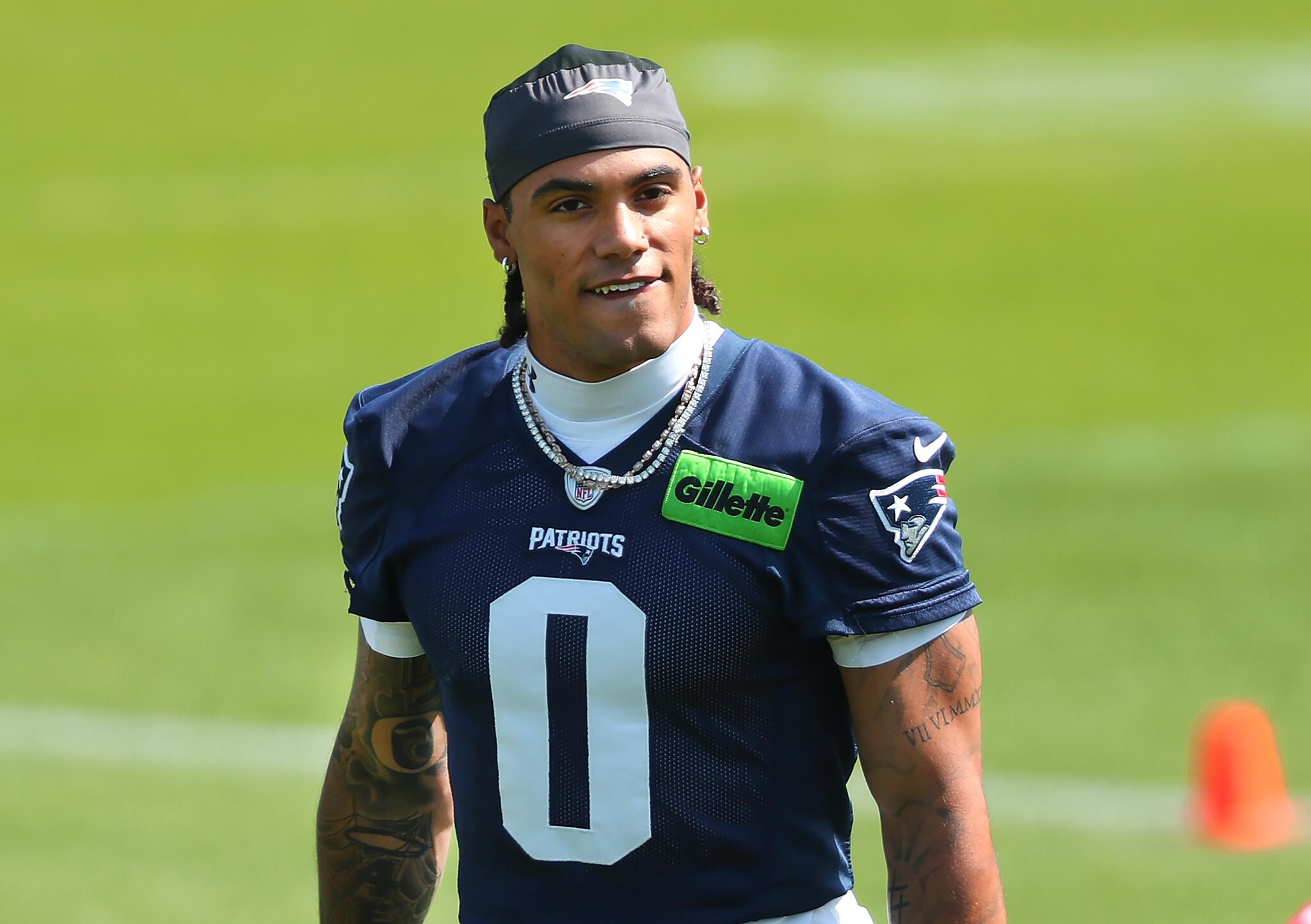 Christian Gonzalez hopes to keep contract talks private after Robert Kraft comments
