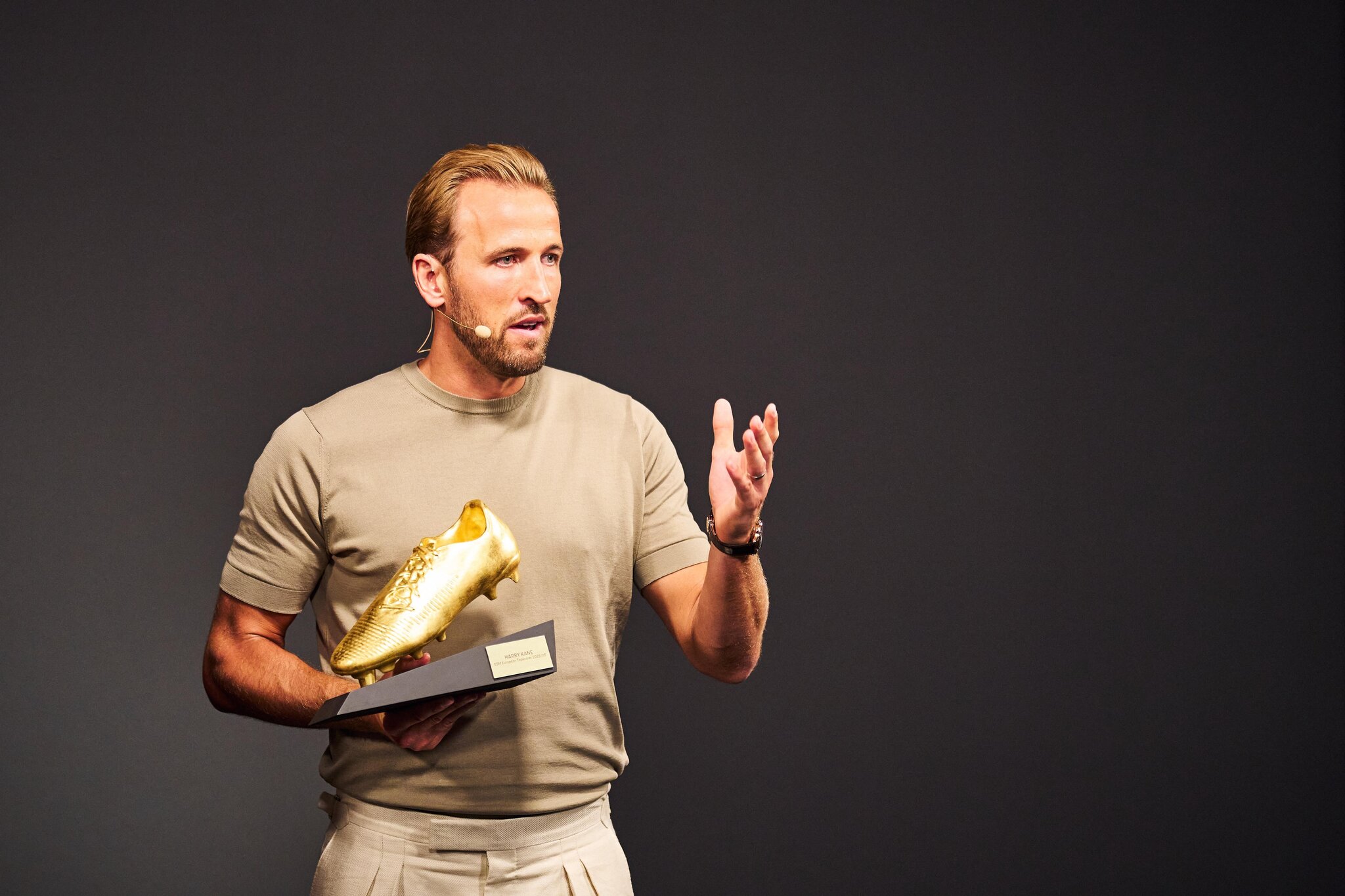 Harry Kane is ‘not in a hurry’ with his contract talks at Bayern Munich