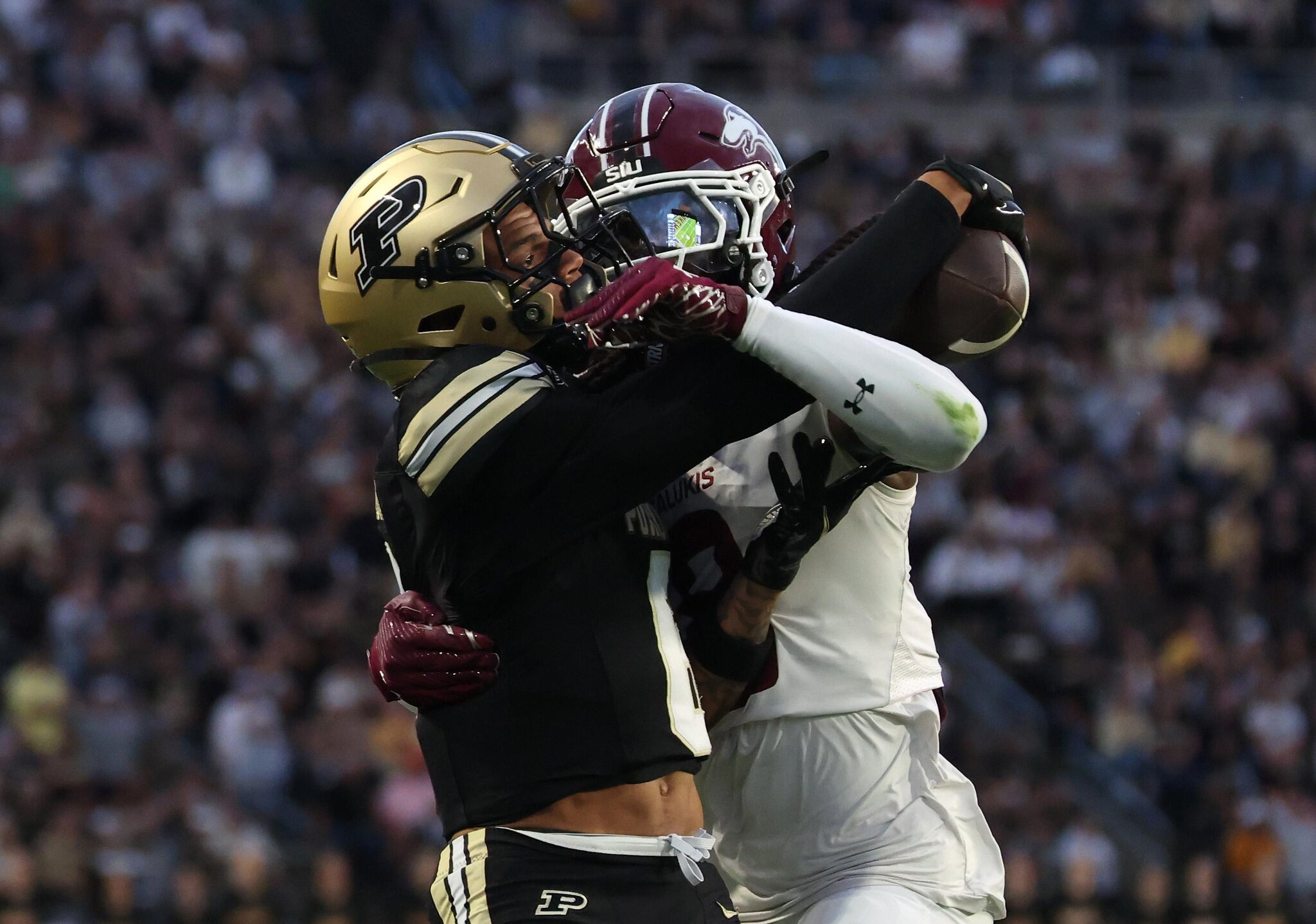 Patriots work out rookie cornerback after Carlton Davis, Charles Woods injuries