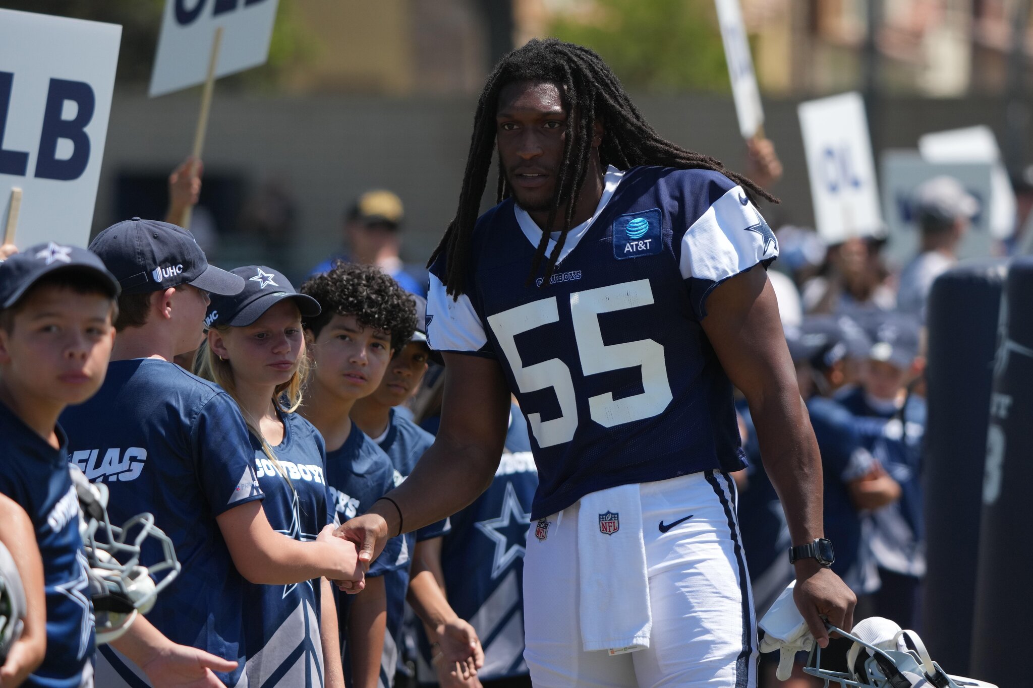 Cowboys injury updates: Jaishawn Barham leaves practice field