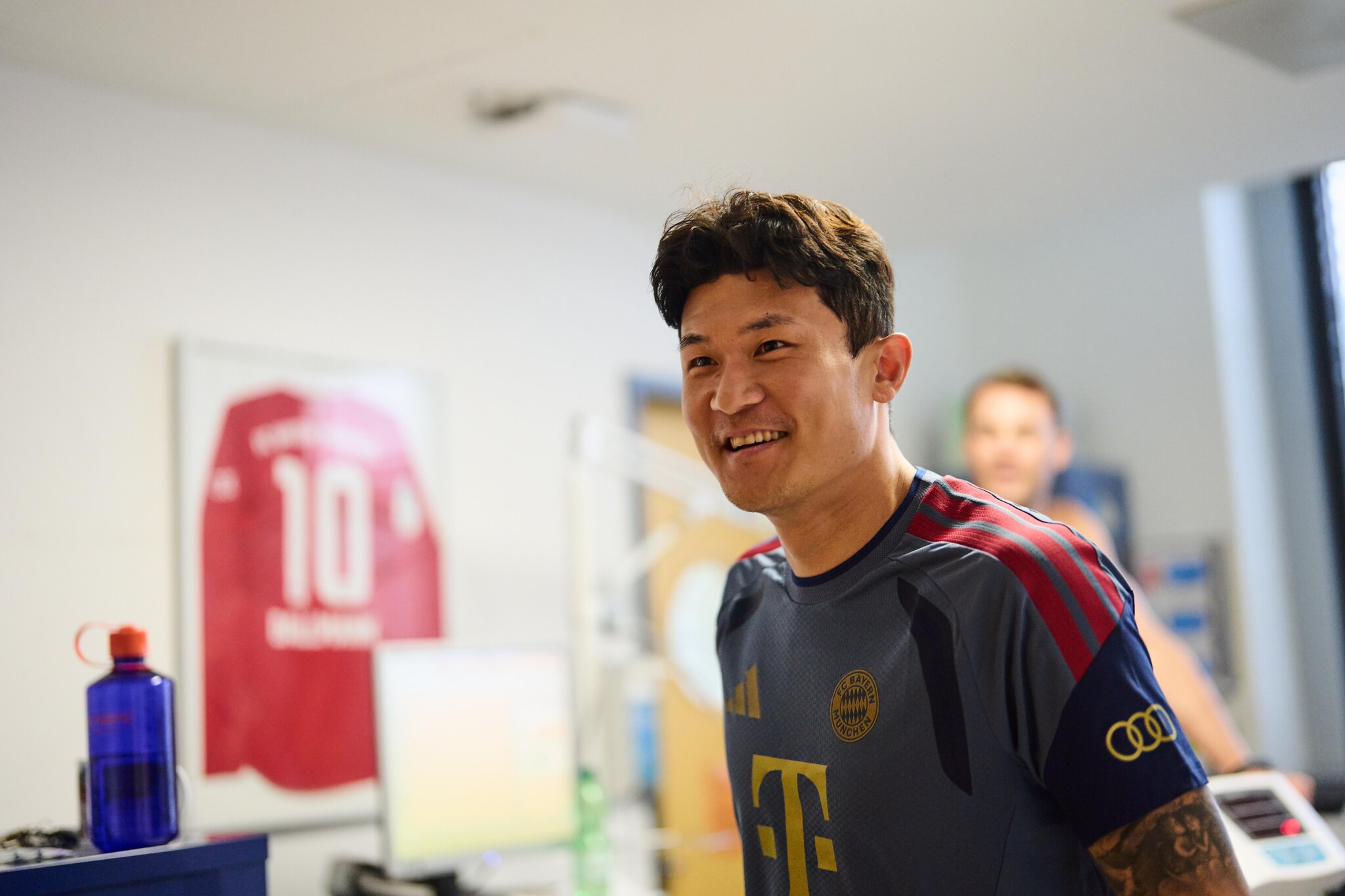 Bayern Munich News: Manchester United back in on FC Bayern’s Kim Min-jae?; Tottenham eyeing Benjamin Šeško, Nicolas Jackson?; and…
