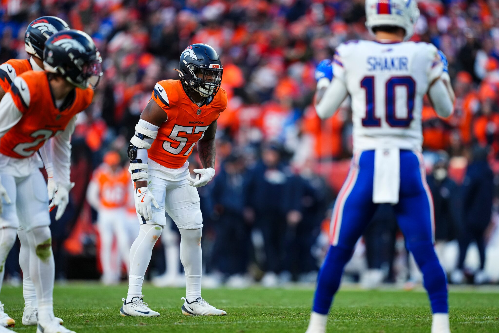 How one free agent’s ‘presence’ has taken over the 49ers locker room