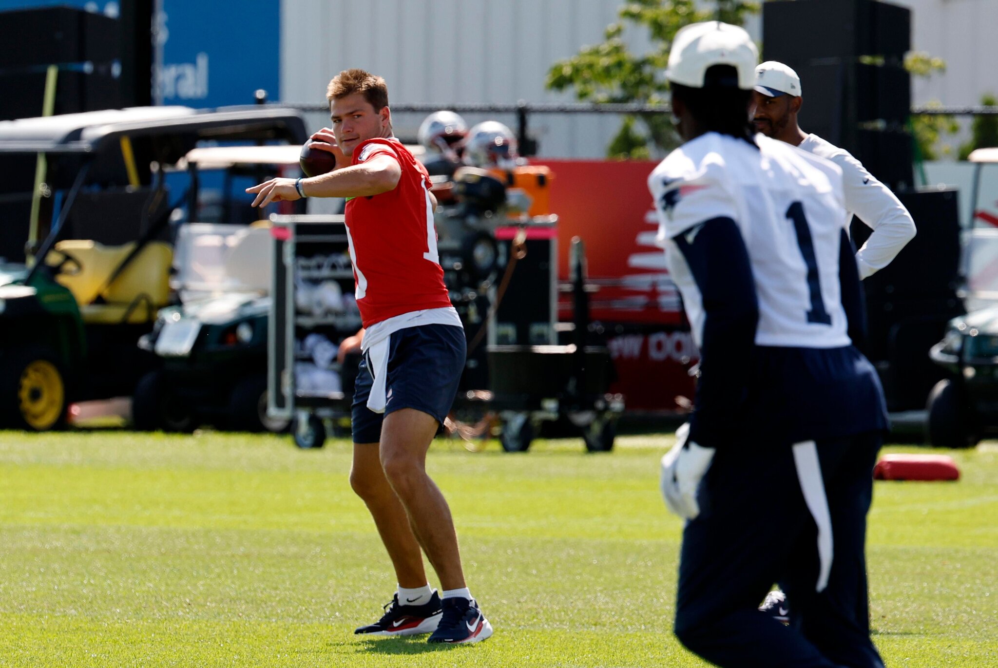 Drake Maye-A.J. Brown finding their rhythm at Patriots camp