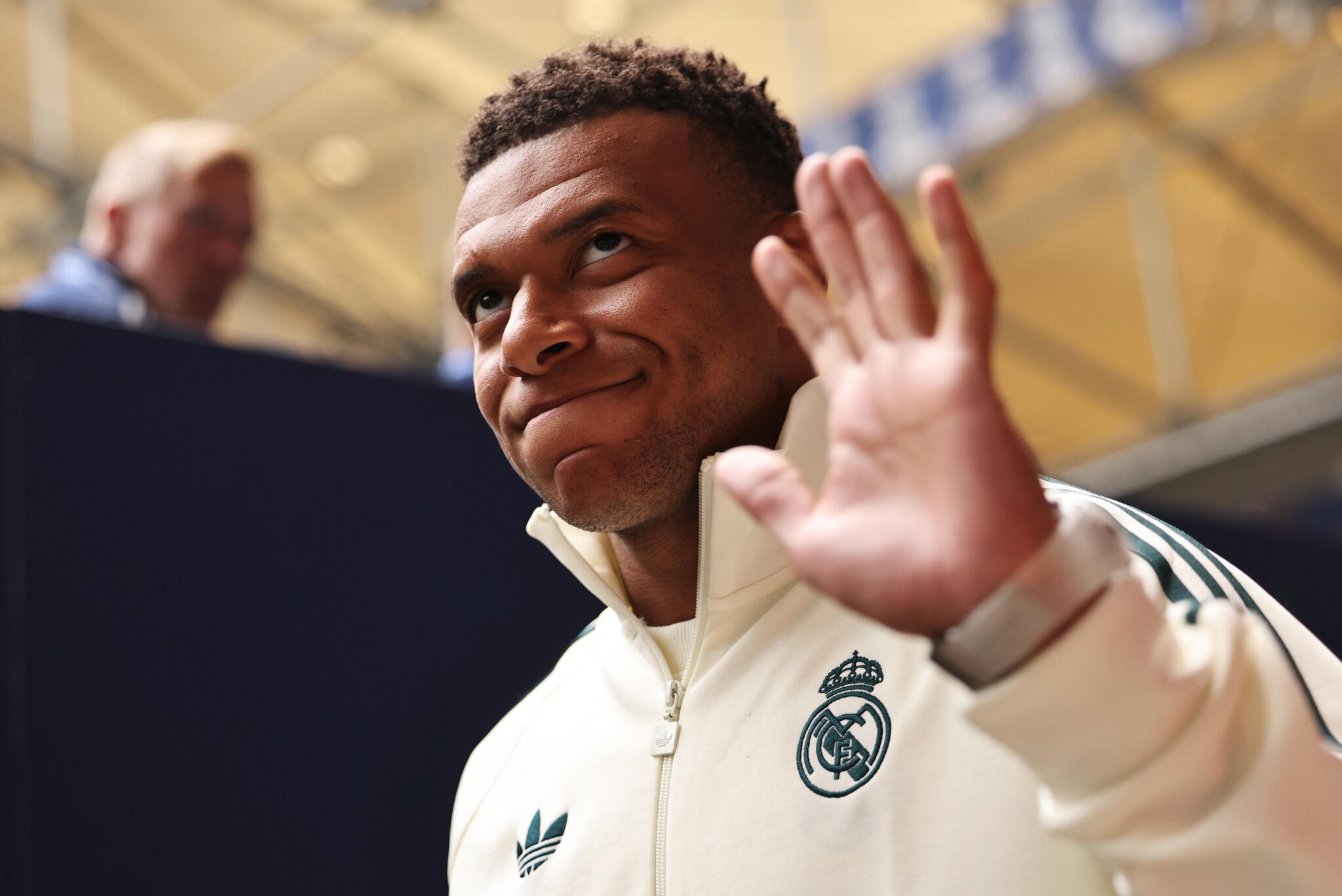 Mbappé starts against Schalke, Diomande on the bench