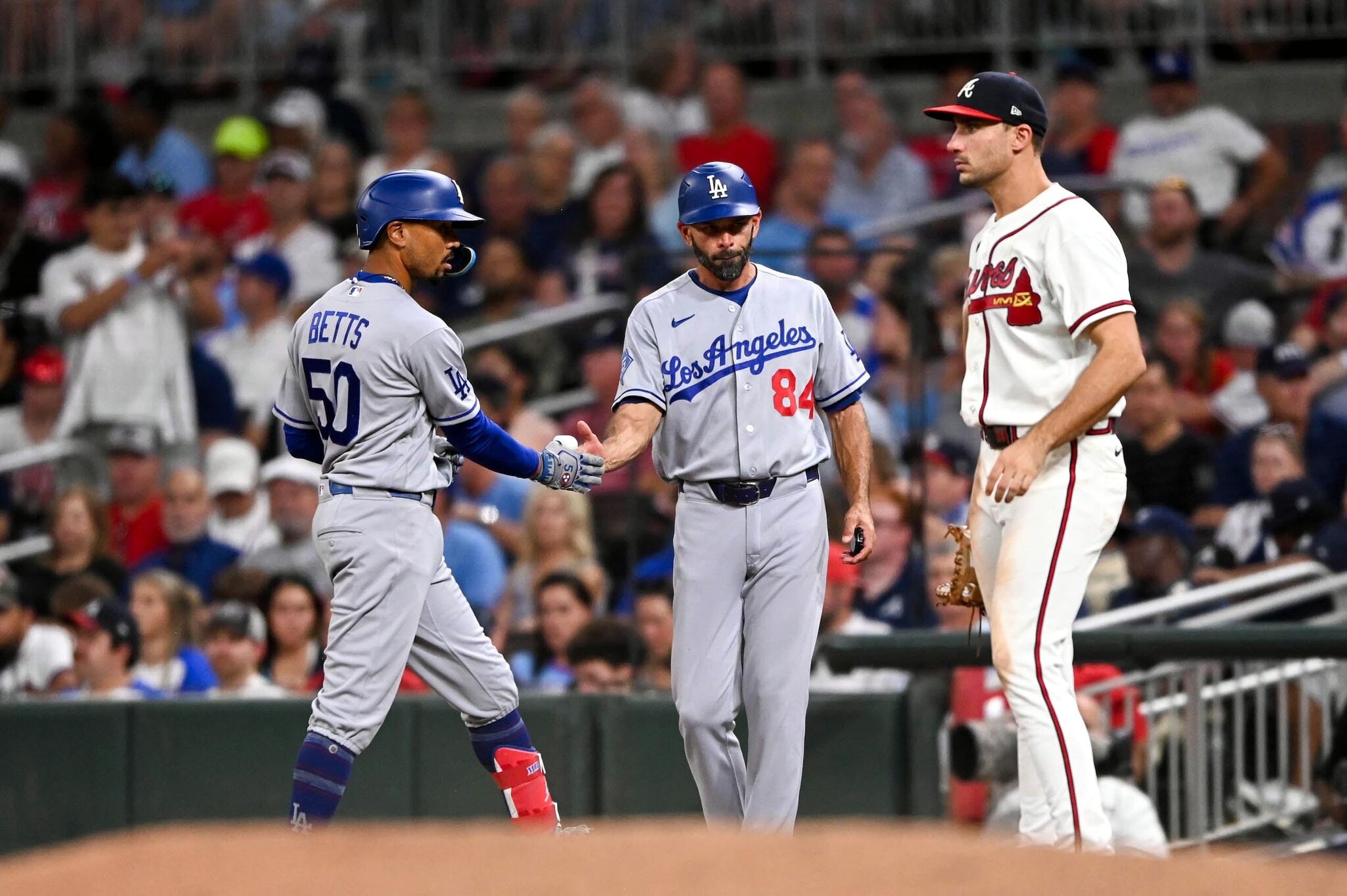 Dodgers at Braves game chat