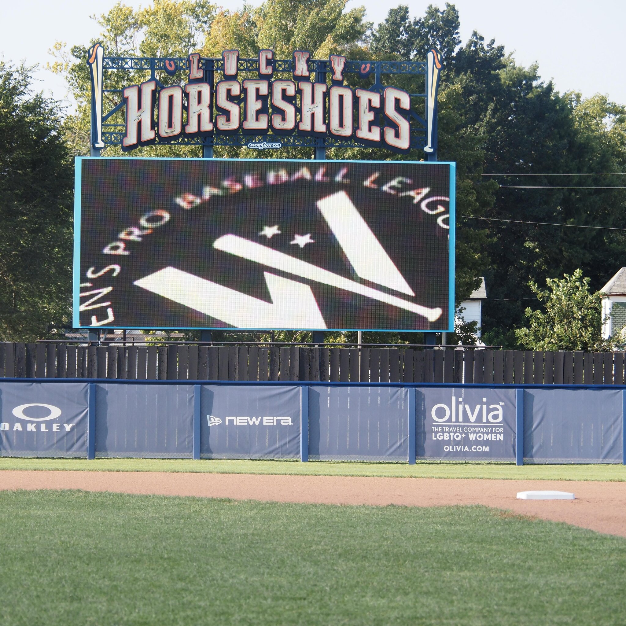 Los Angeles Queens vs. New York Heights