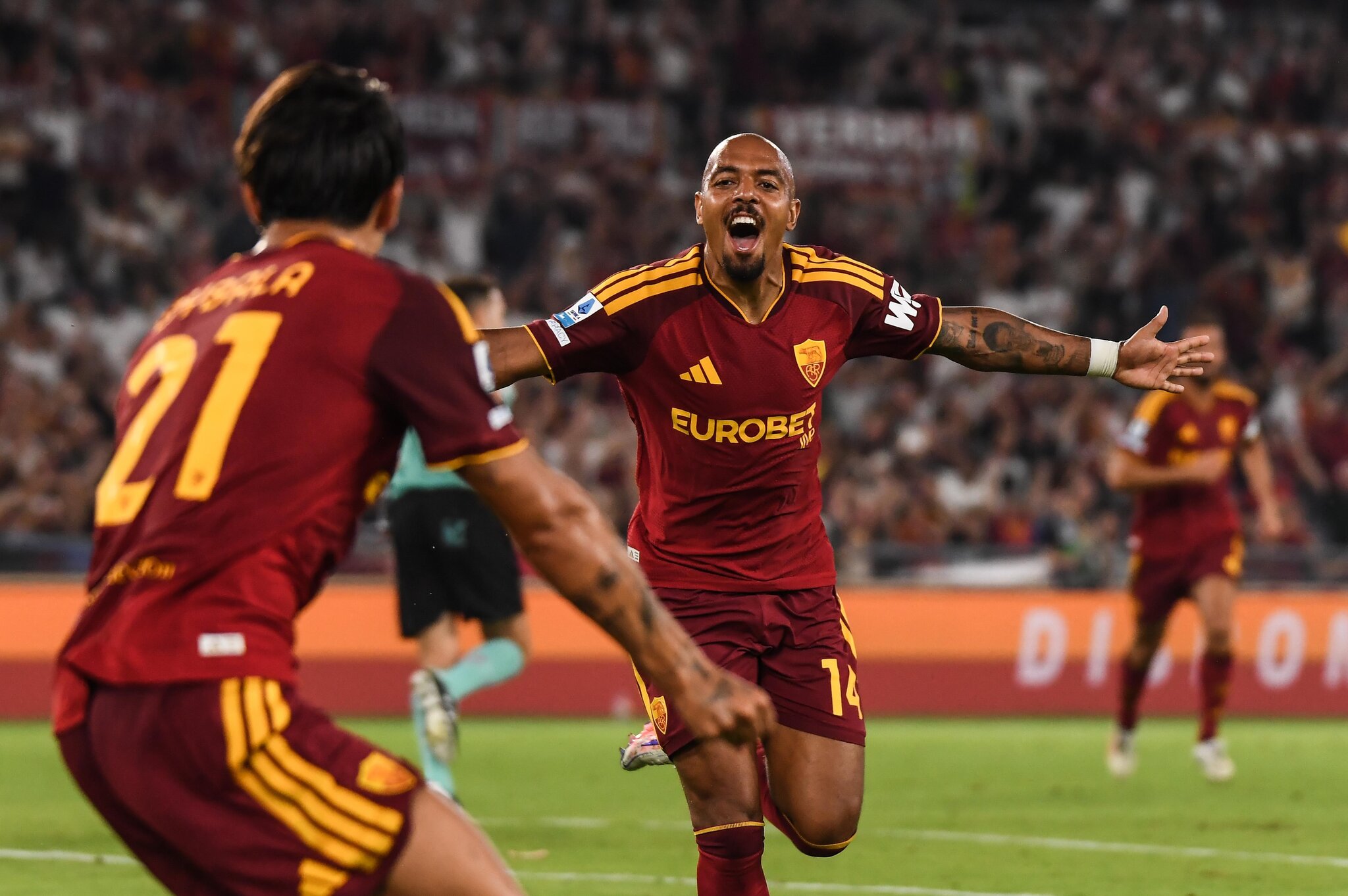 Roma 4, Fiorentina 0: Dybala and Malen Put Serie A on Notice