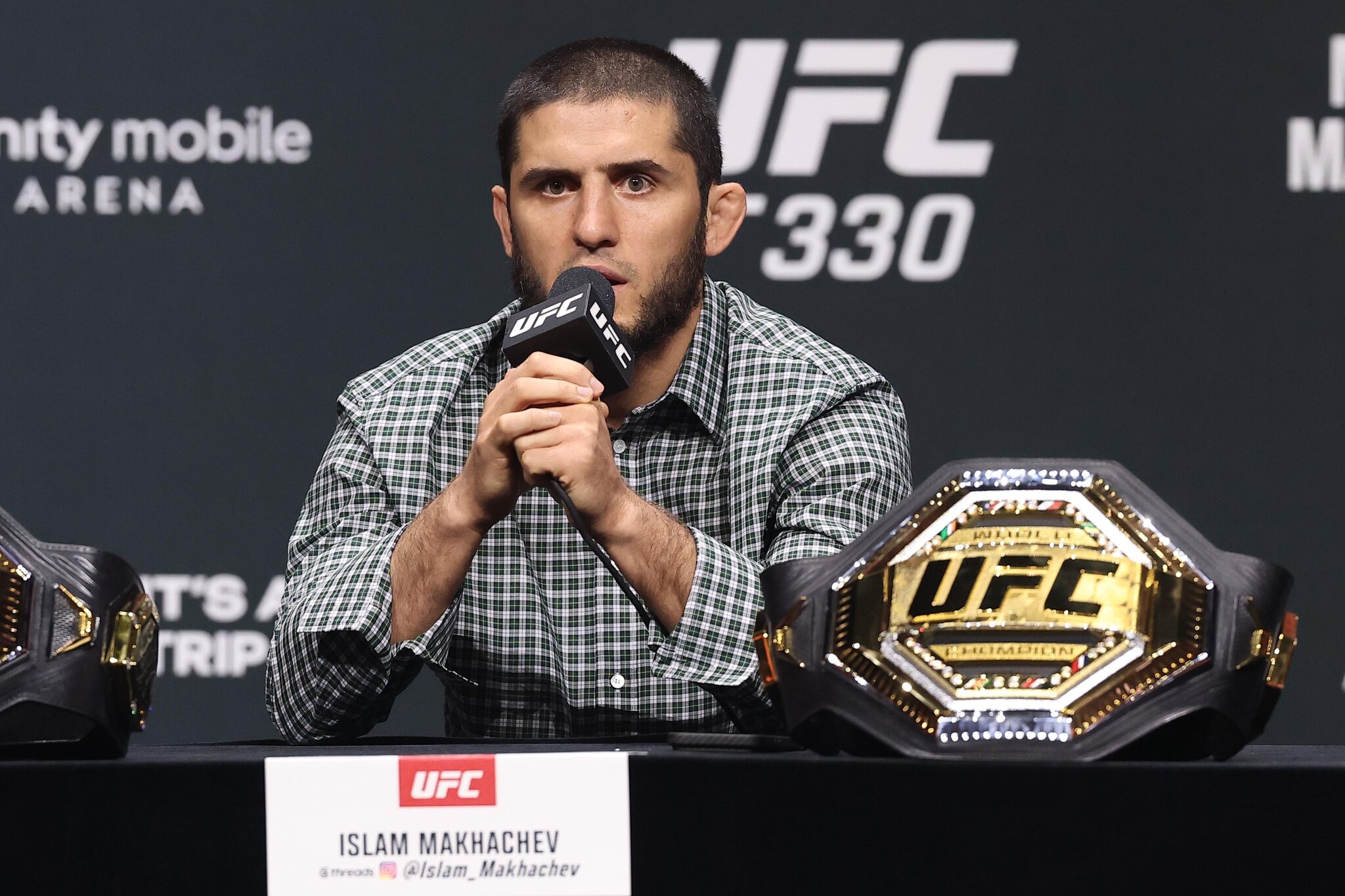 Islam Makhachev declares ‘nobody likes’ Ian Machado Garry after Philly fans boo him mercilessly