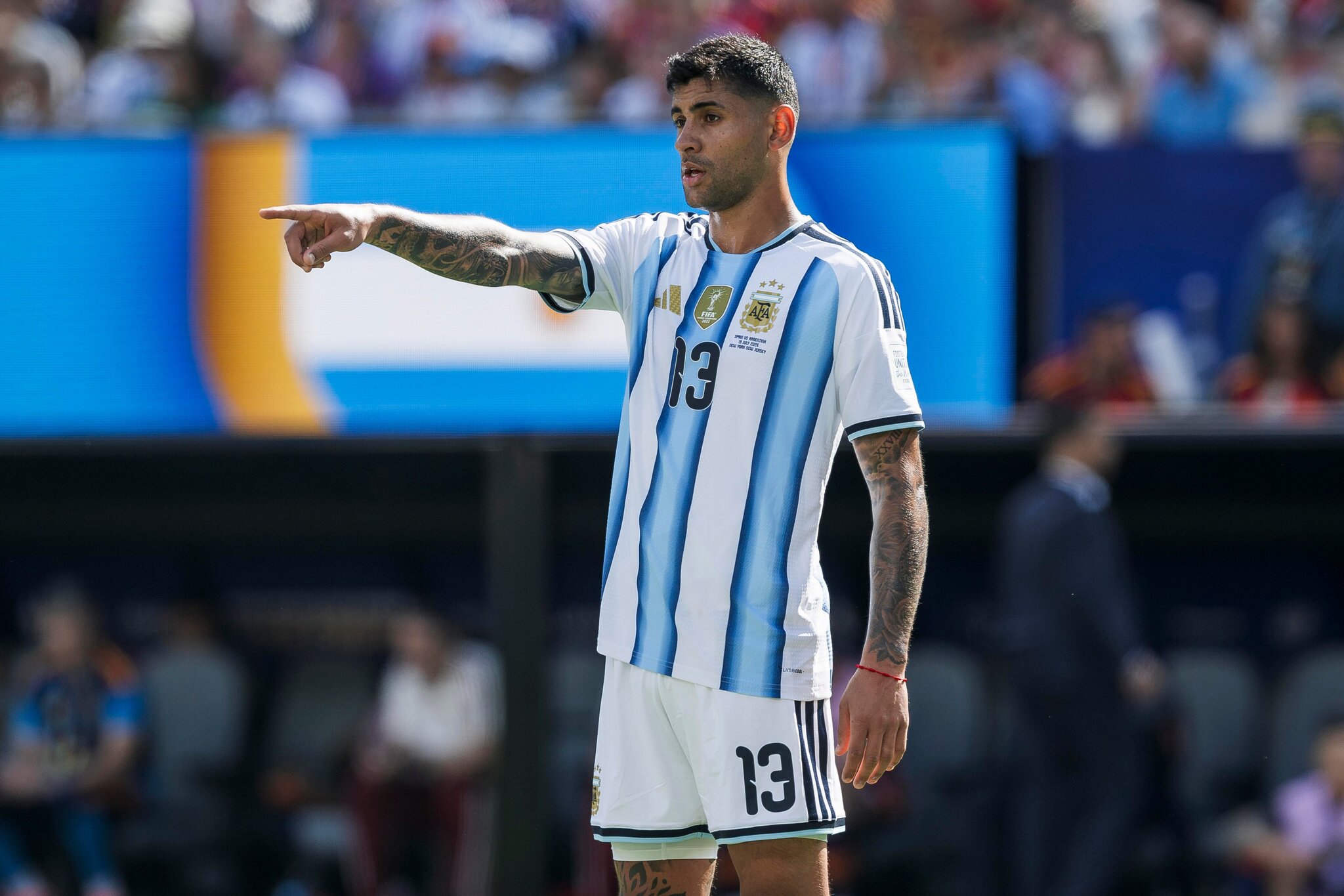 Cristian Romero “waiting for Barcelona” as Hansi Flick weighs up possible Ronald Araujo replacement