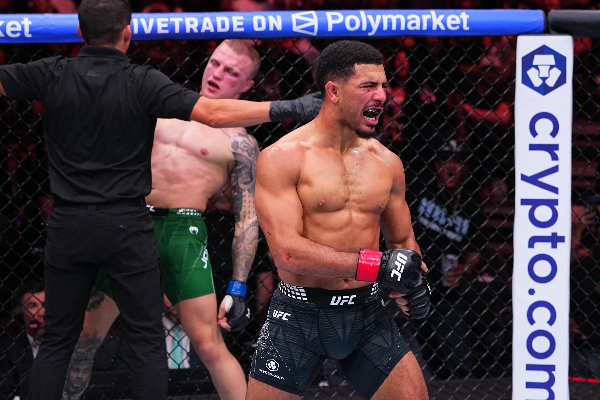 UFC Sacramento video: MarQuel Mederos out-slugs Mason Jones to pick up standing knockout