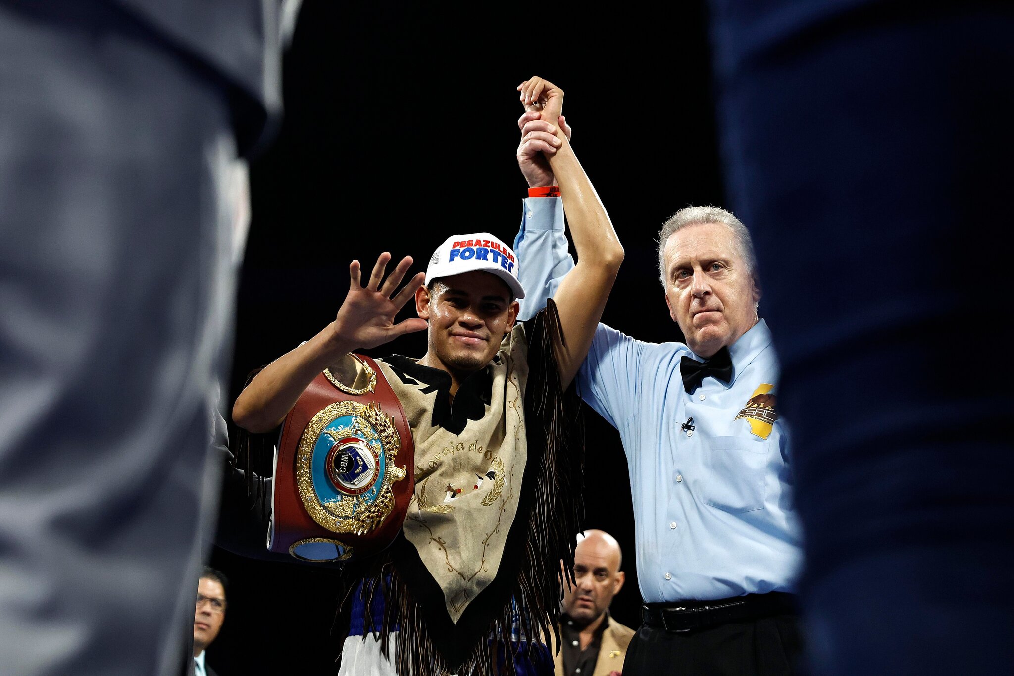 WBO clears way for Emanuel Navarrete vs O’Shaquie Foster unification on October 24