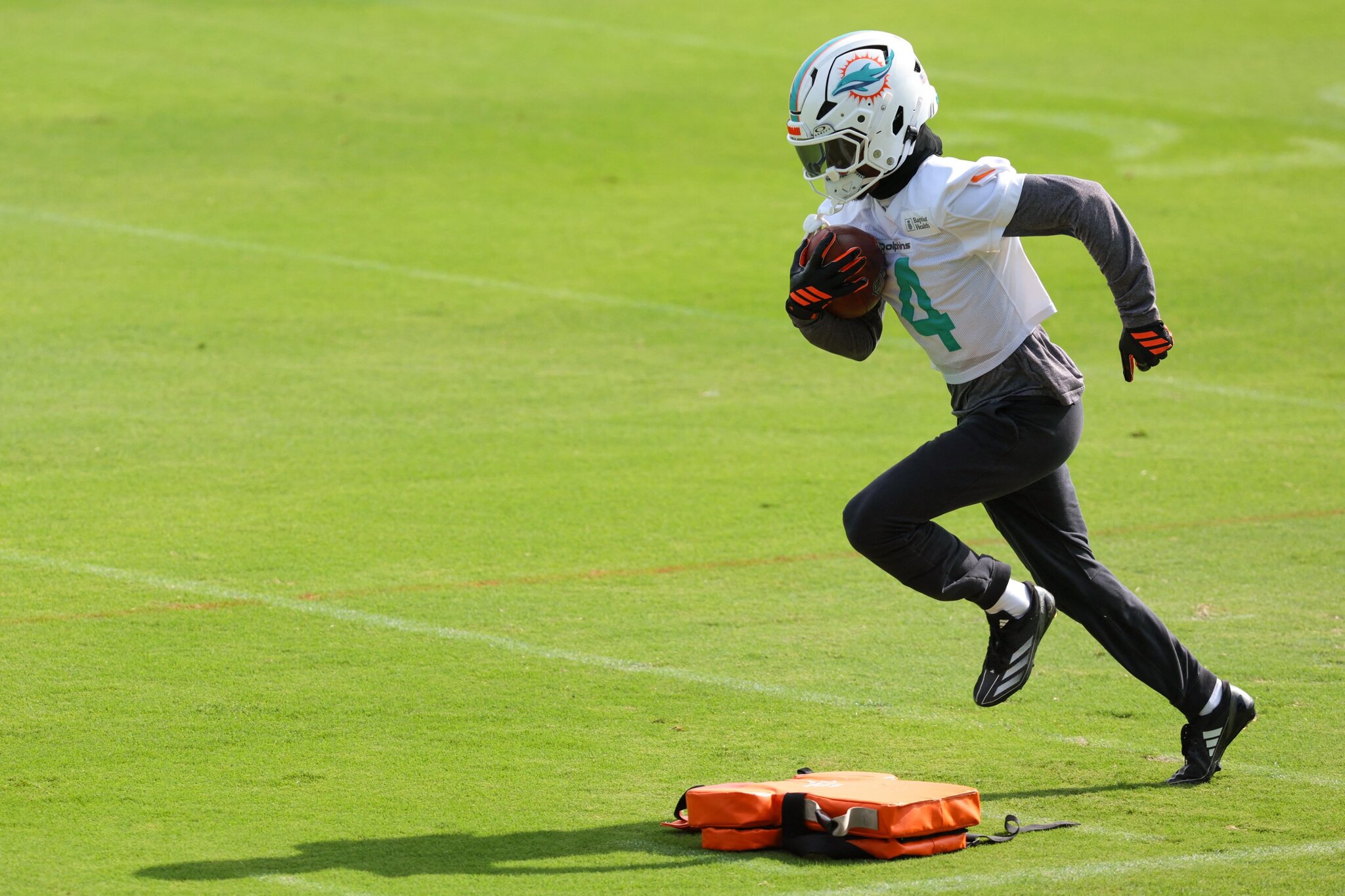 Dolphins trade Tutu Atwell to Rams