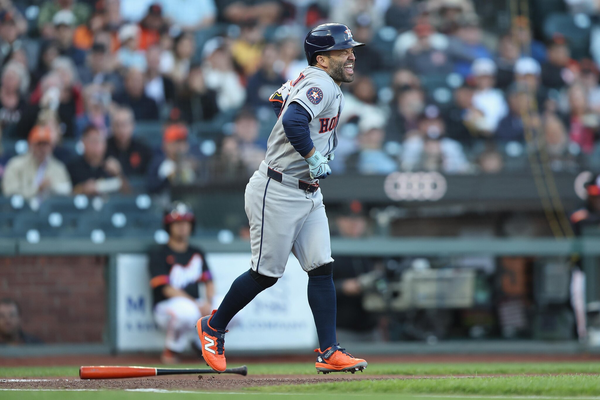 Astros Waste Early Opportunities in 4-1 Loss to Giants