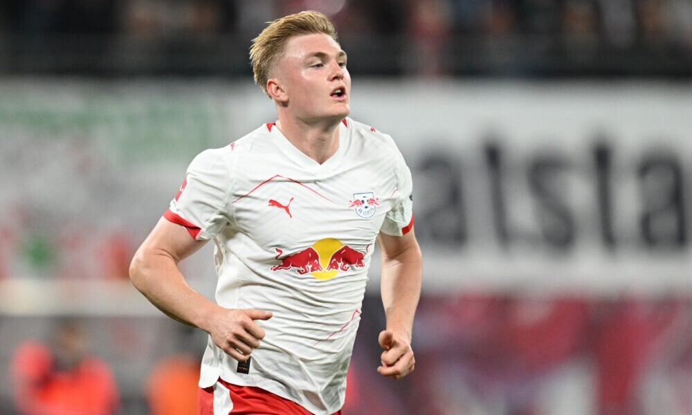 Leeds United in contact with the representatives of Conrad Harder