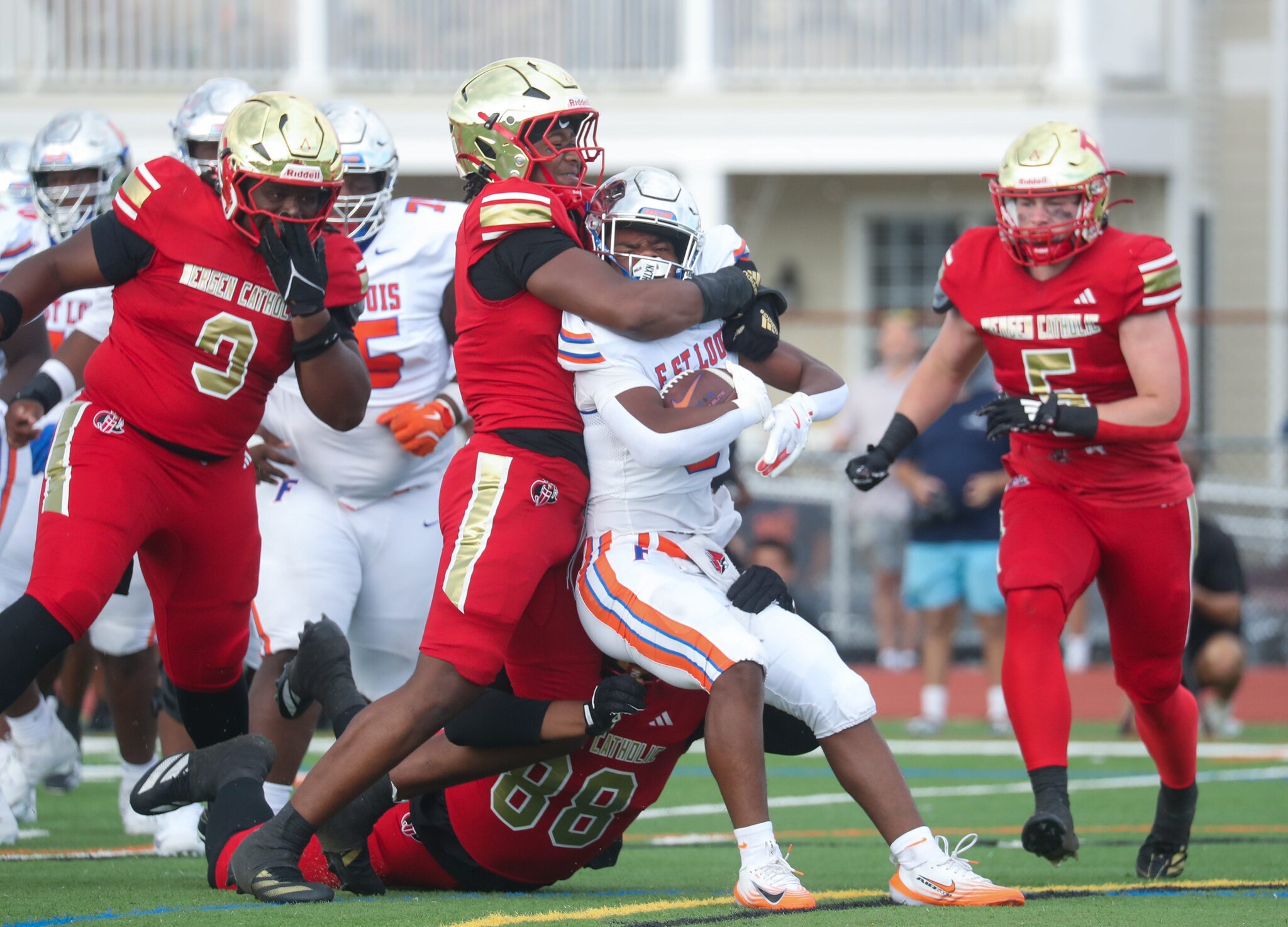 Bergen Catholic football star transfers to IMG Academy