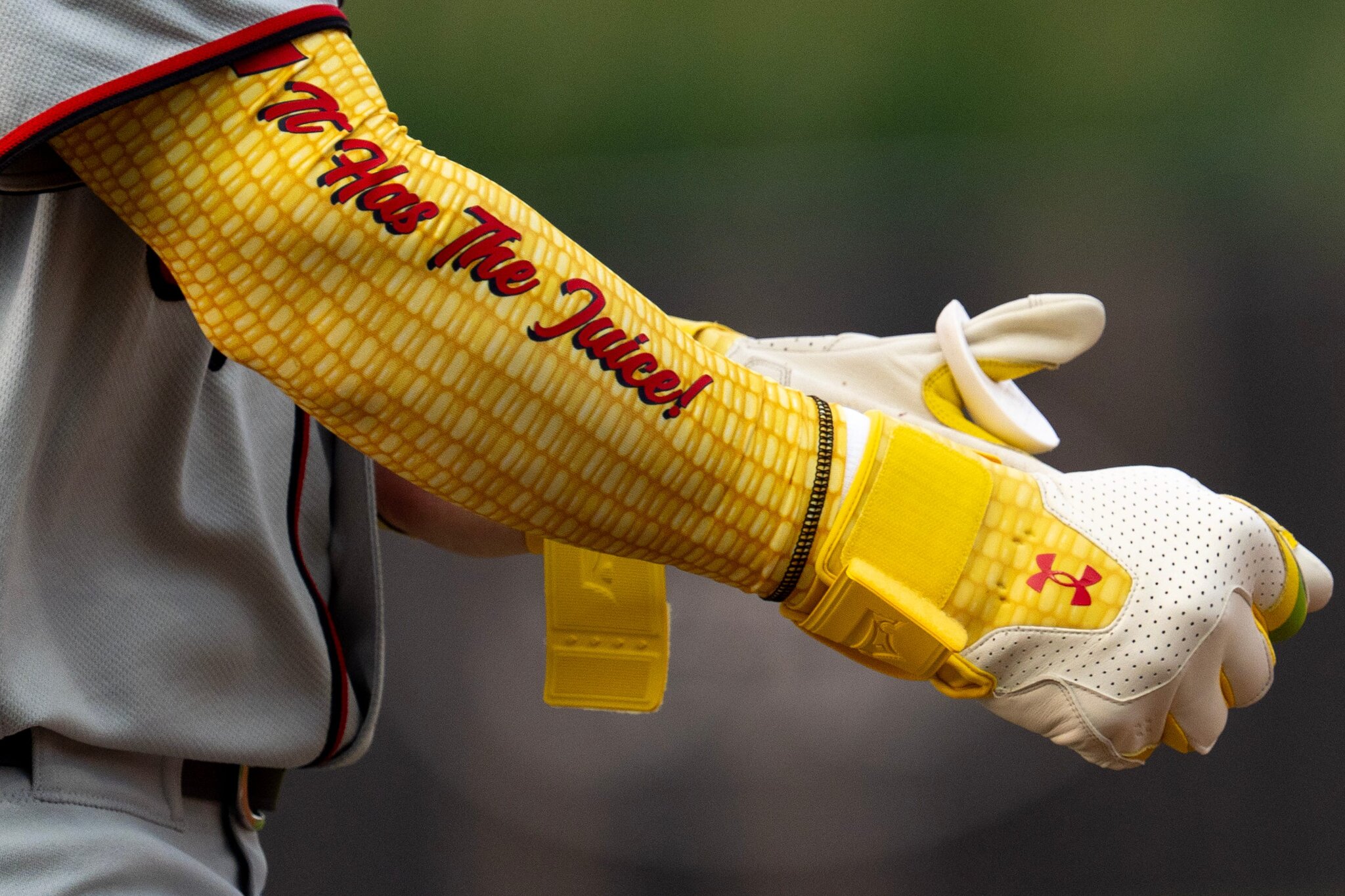Bryce Harper leans into Field of Dreams game with corn-themed gear