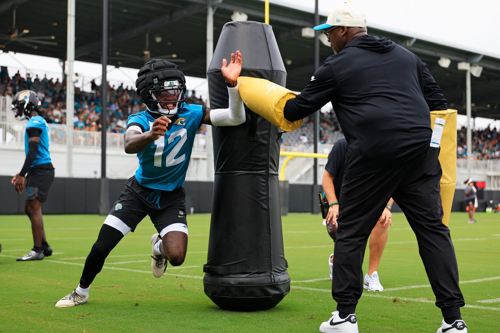 Travis Hunter gets split work at WR and CB in Jaguars first day of camp