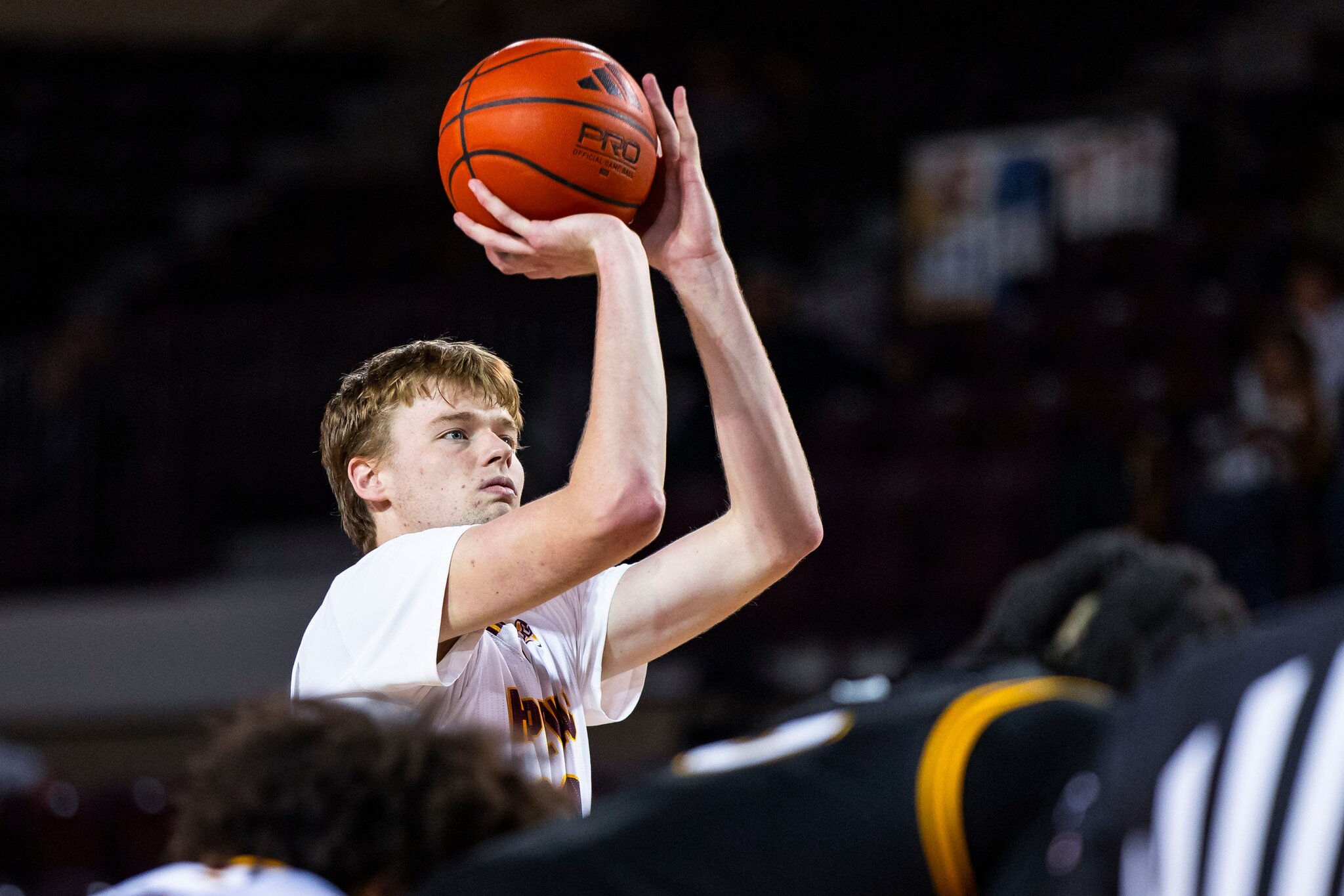 Zeeland's Nathan Claerbaut signs pro contract with European basketball team