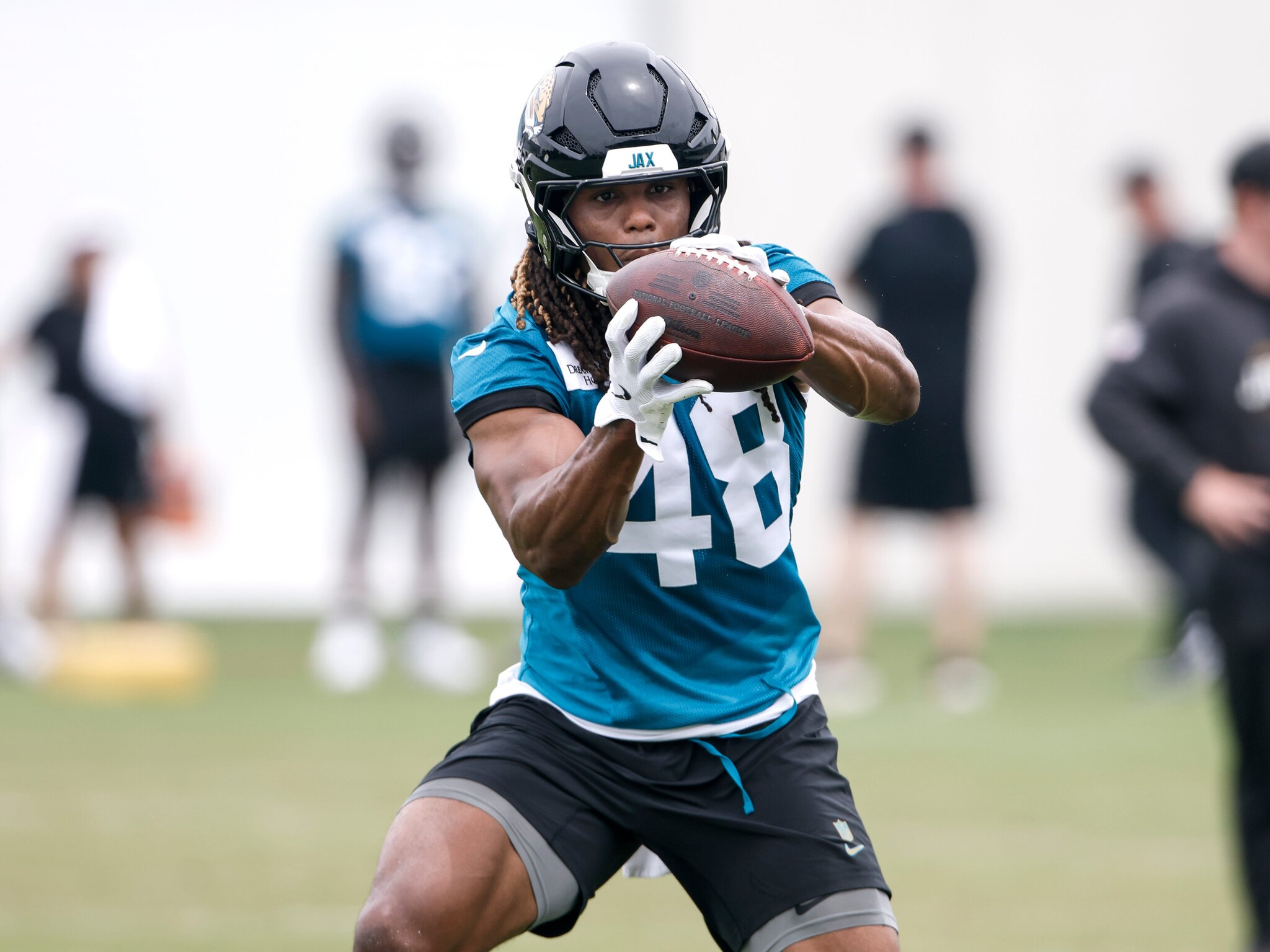 Miami Dolphins sign two, pass on former first-round pick of Chargers