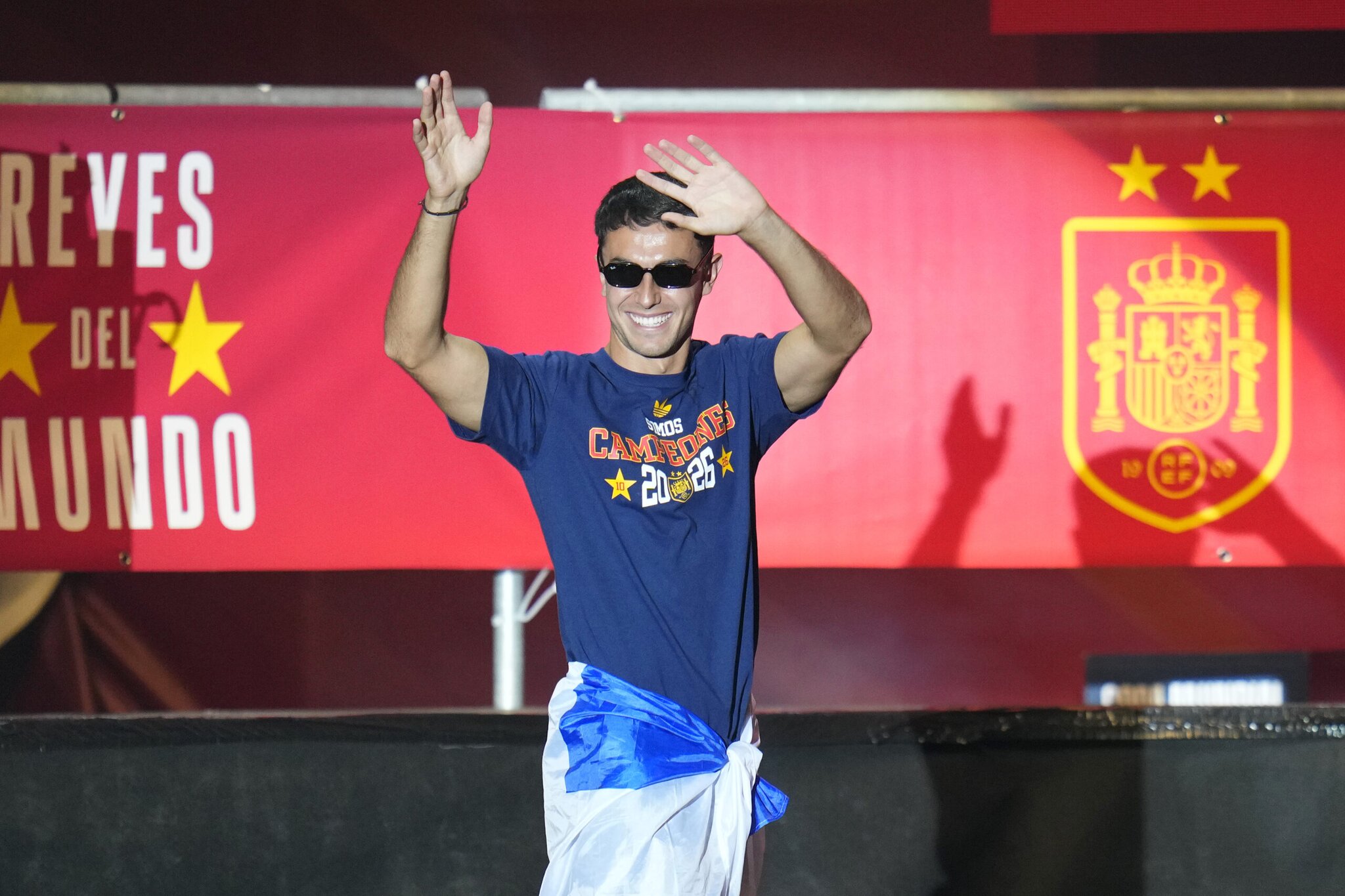 Chelsea Are Big Admirers Of This Arsenal Midfielder: Should Alonso Snap Him Up?