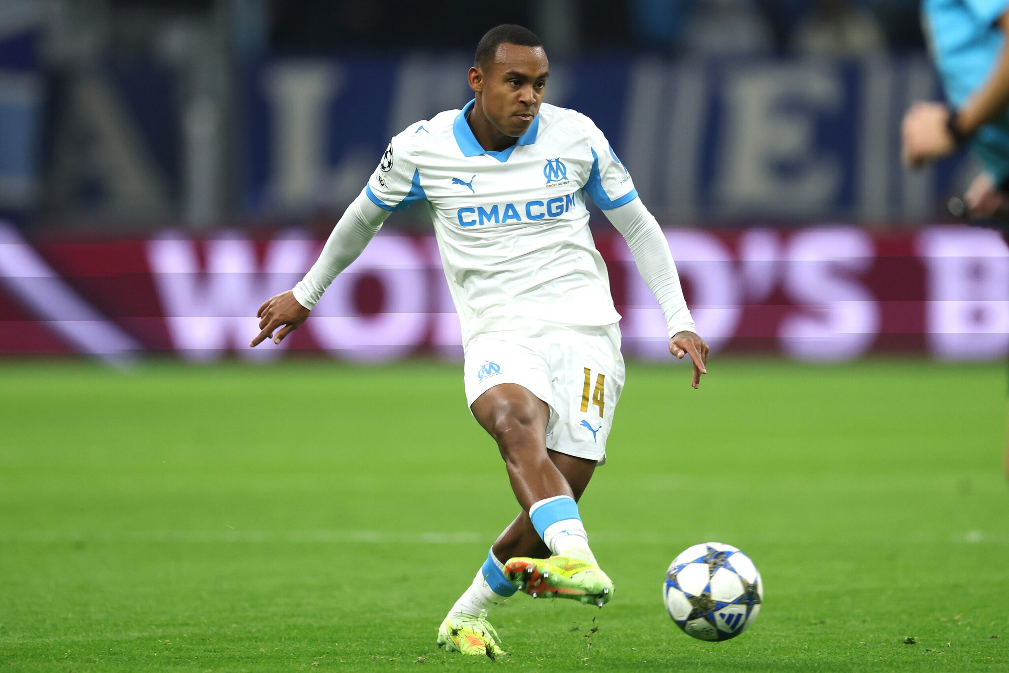 Leeds United In Danger Of Losing £28m Winger To PL Rivals: What Should The Whites Do?