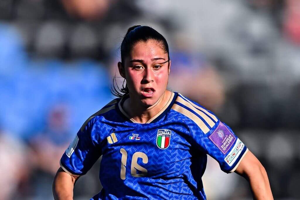 Chelsea set to sign Italy international Giulia Dragoni from Barcelona