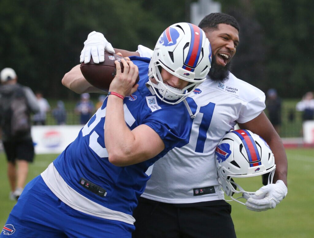 Bills’ Josh Allen voices support for Ed Oliver amid family tragedy