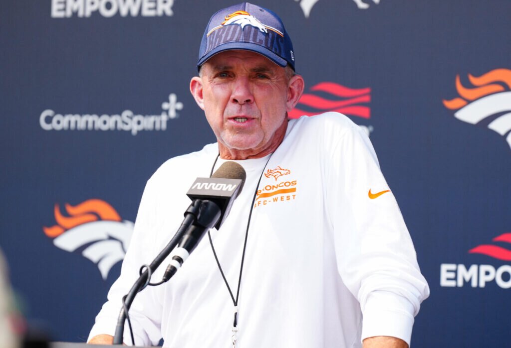 Sean Payton absolutely roasts Falcons with hilarious halftime comments