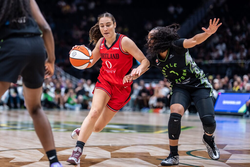 Carla Leite flaunts all-white beachwear ahead of Fire-Mystics game