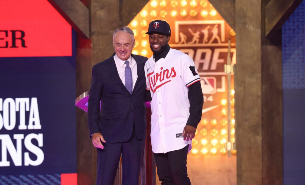 Top MLB prospect called up, set to make debut
