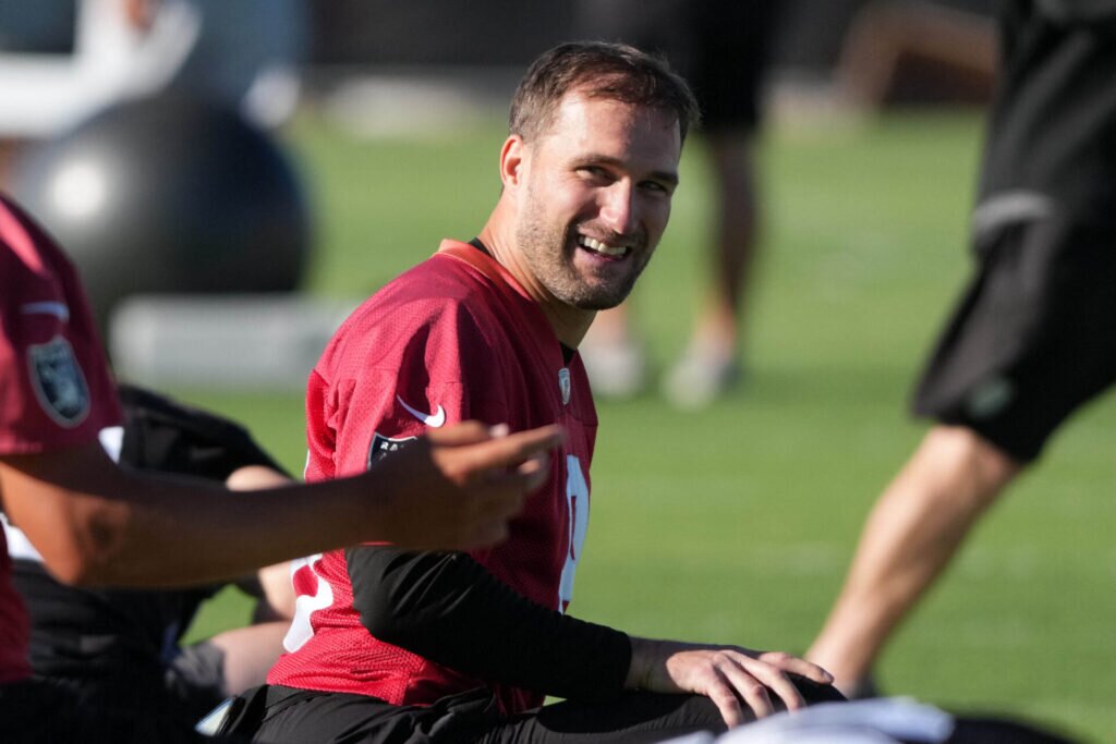 Raiders, Klint Kubiak make starting quarterback decision