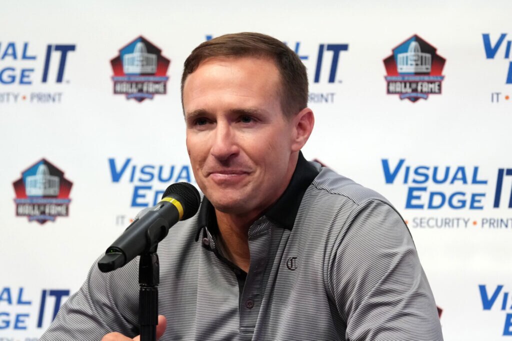 Drew Brees had 5 NFL seasons of 5,000 or more passing yards, can you name the other 2 quarterbacks who have done it more than…