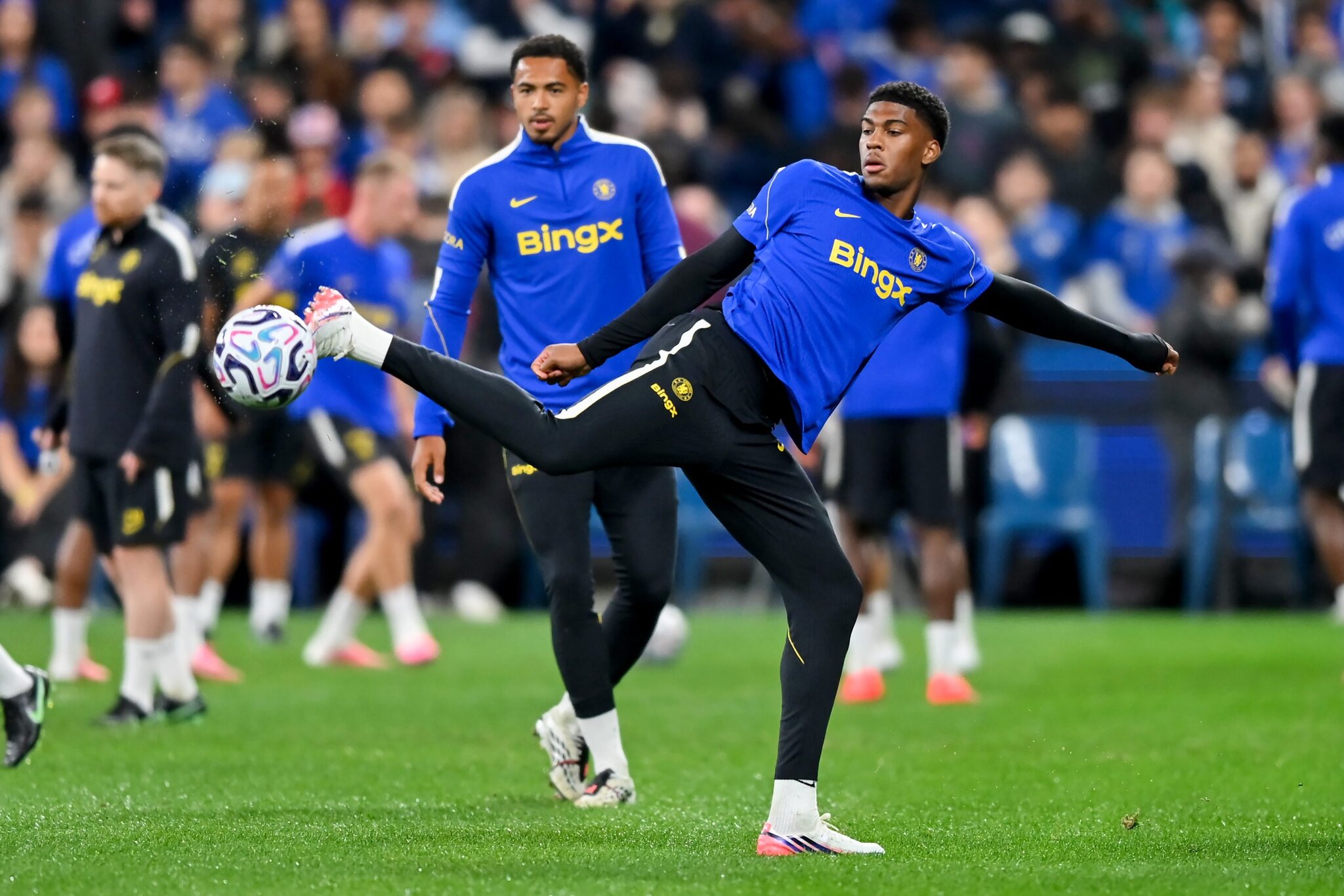 Chelsea had weekend summit with Premier League club; 3 transfers potentially discussed