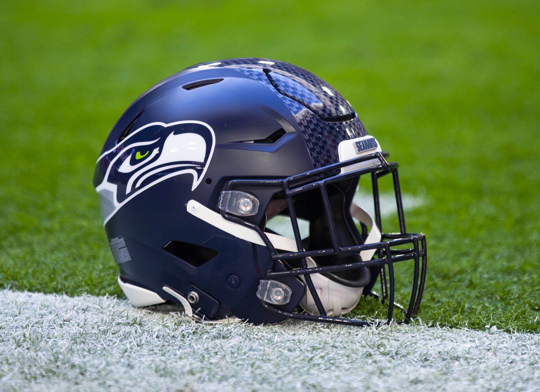 Seahawks’ new owner makes one huge mistake at his first press conference
