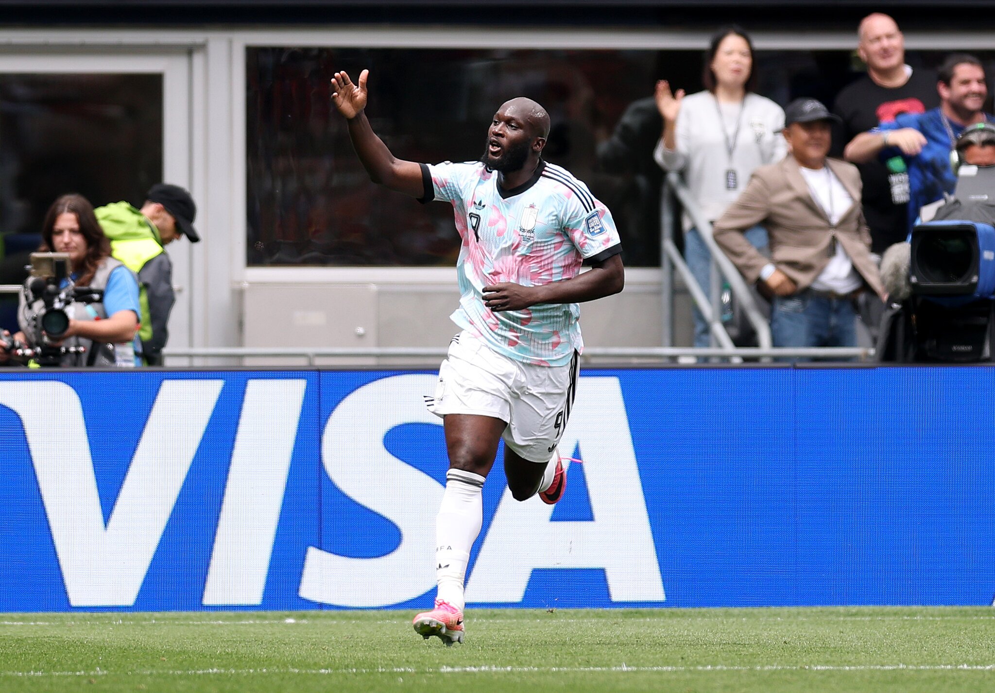 Napoli Primed for Showdown Talks with Unhappy Lukaku