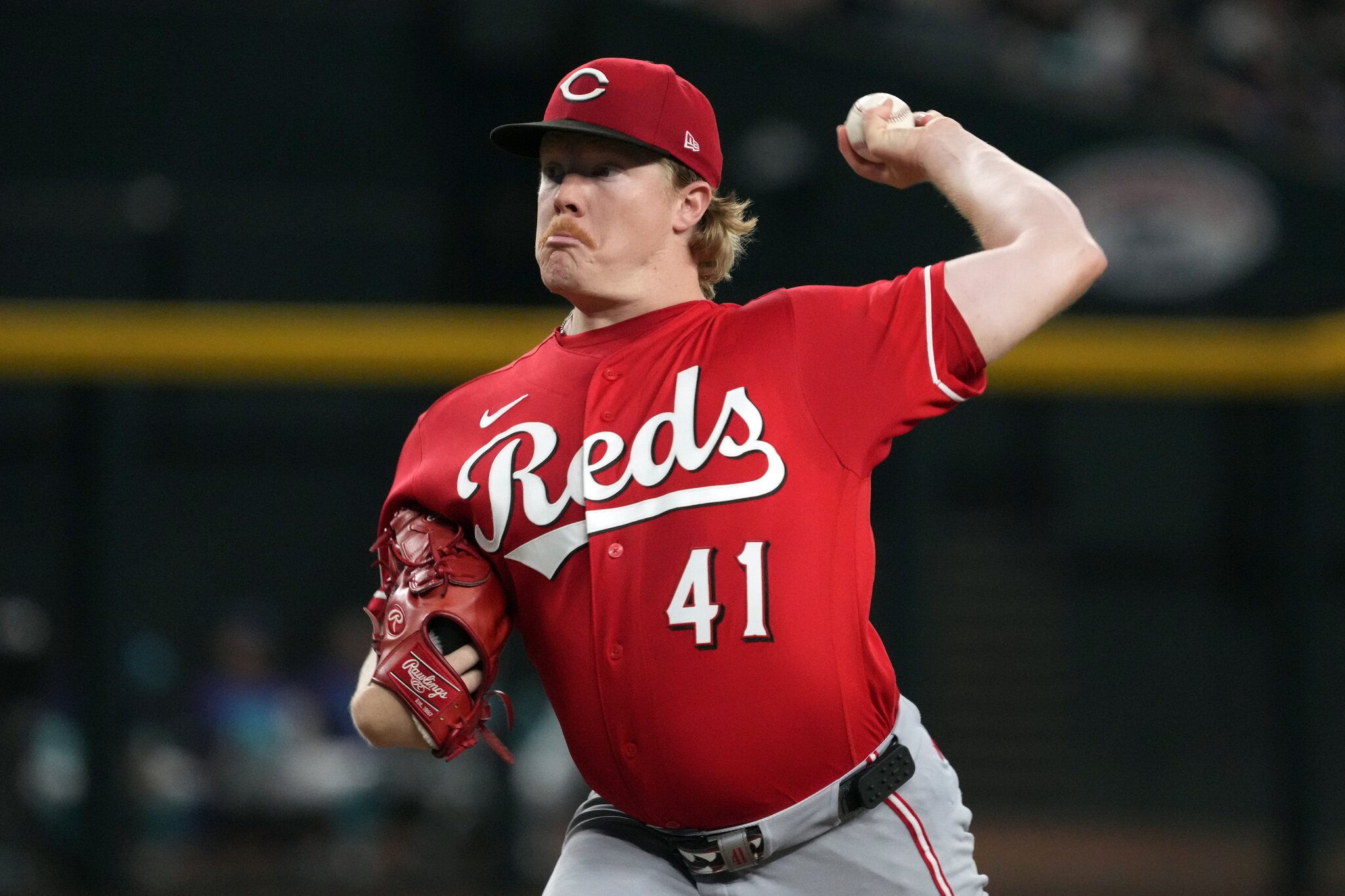 Cincinnati Reds blow lead in 7th, lose series in Arizona to open trip