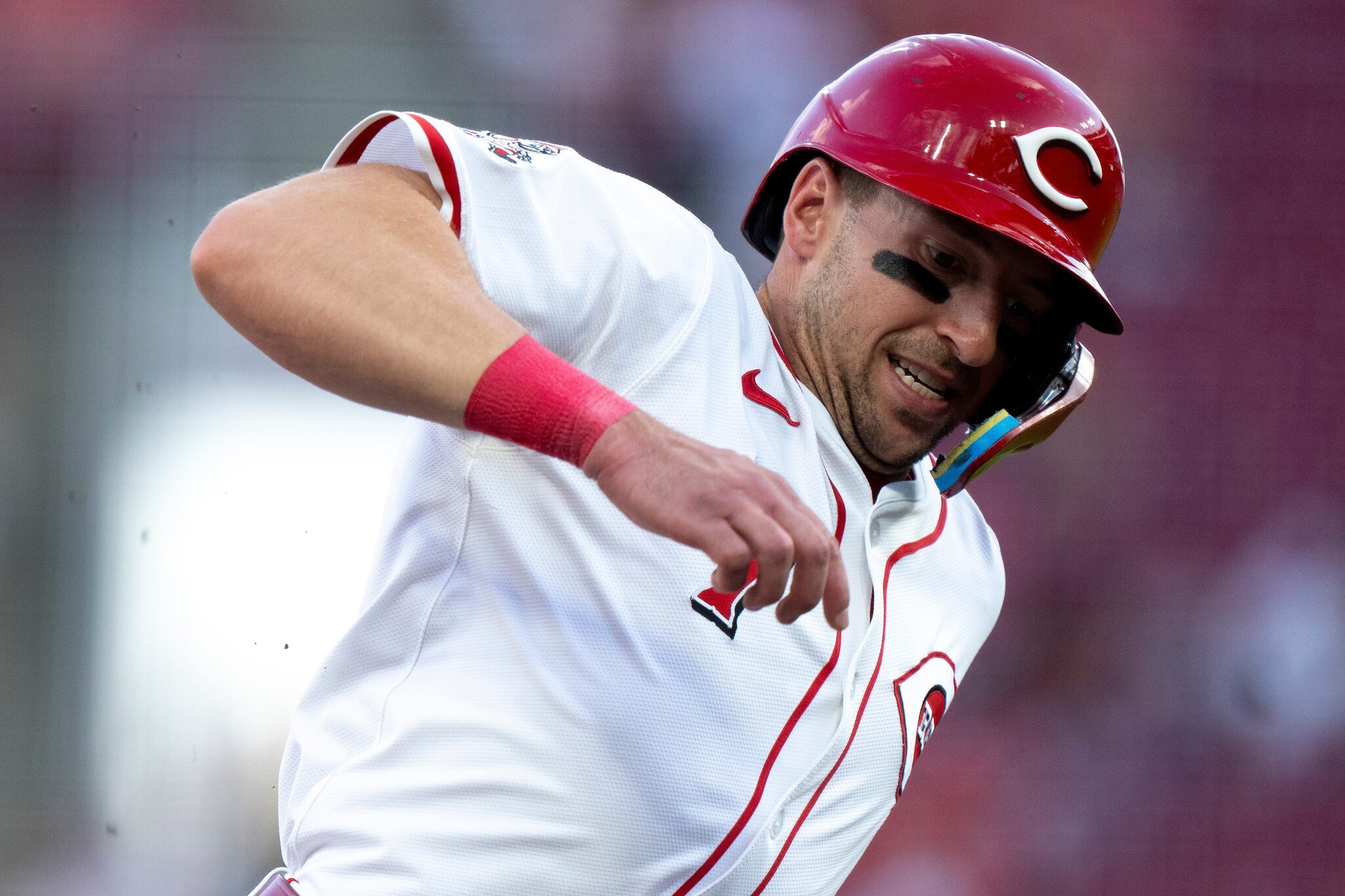 Spencer Steer is going on the 10-day IL. Here's what it means for the Reds