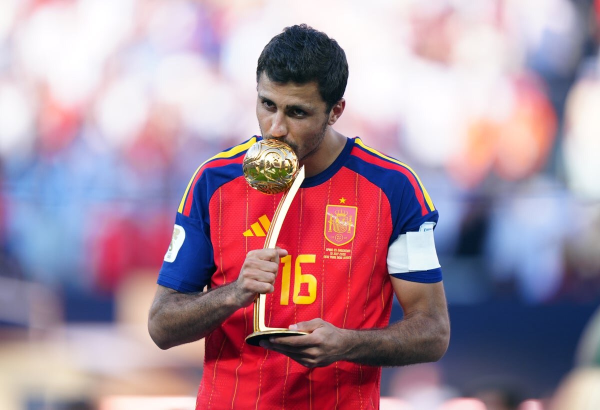 Rodri undergoes back surgery amid speculation over his Man City future
