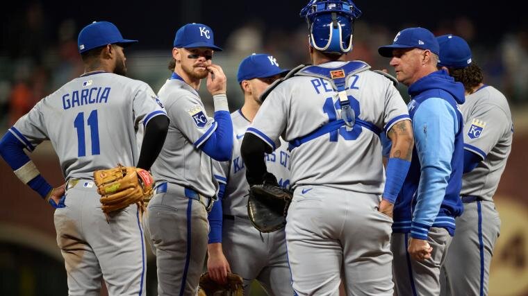 Ex-Mariners, Padres reliever who played for Italy at WBC leaves Royals