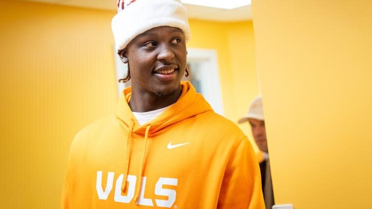Vols insider points finger to clear favorite for QB1 between Faizon Brandon, George McIntyre