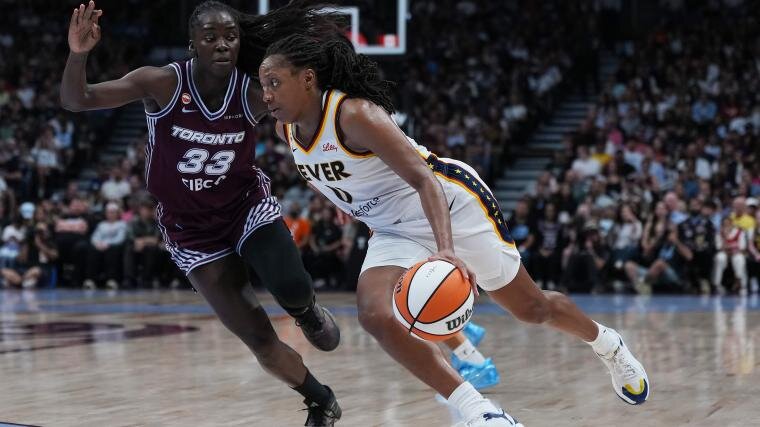 Fever's Caitlin Clark ripped Tempo arena amid Kelsey Mitchell's exit: 'A million degrees in here